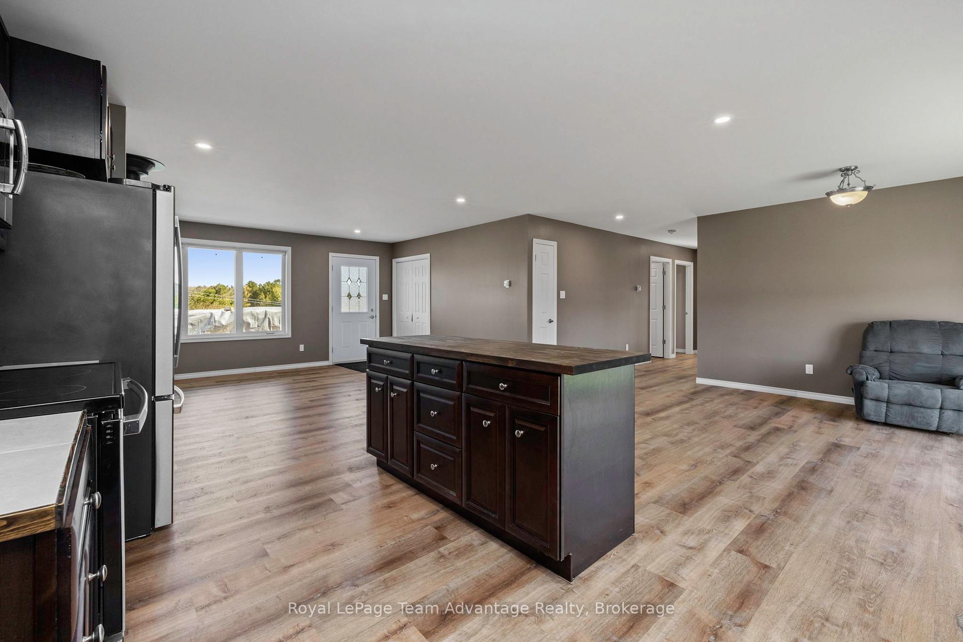 Photo 16 of 28 Meadowcrest Drive, McDougall — HOMEH