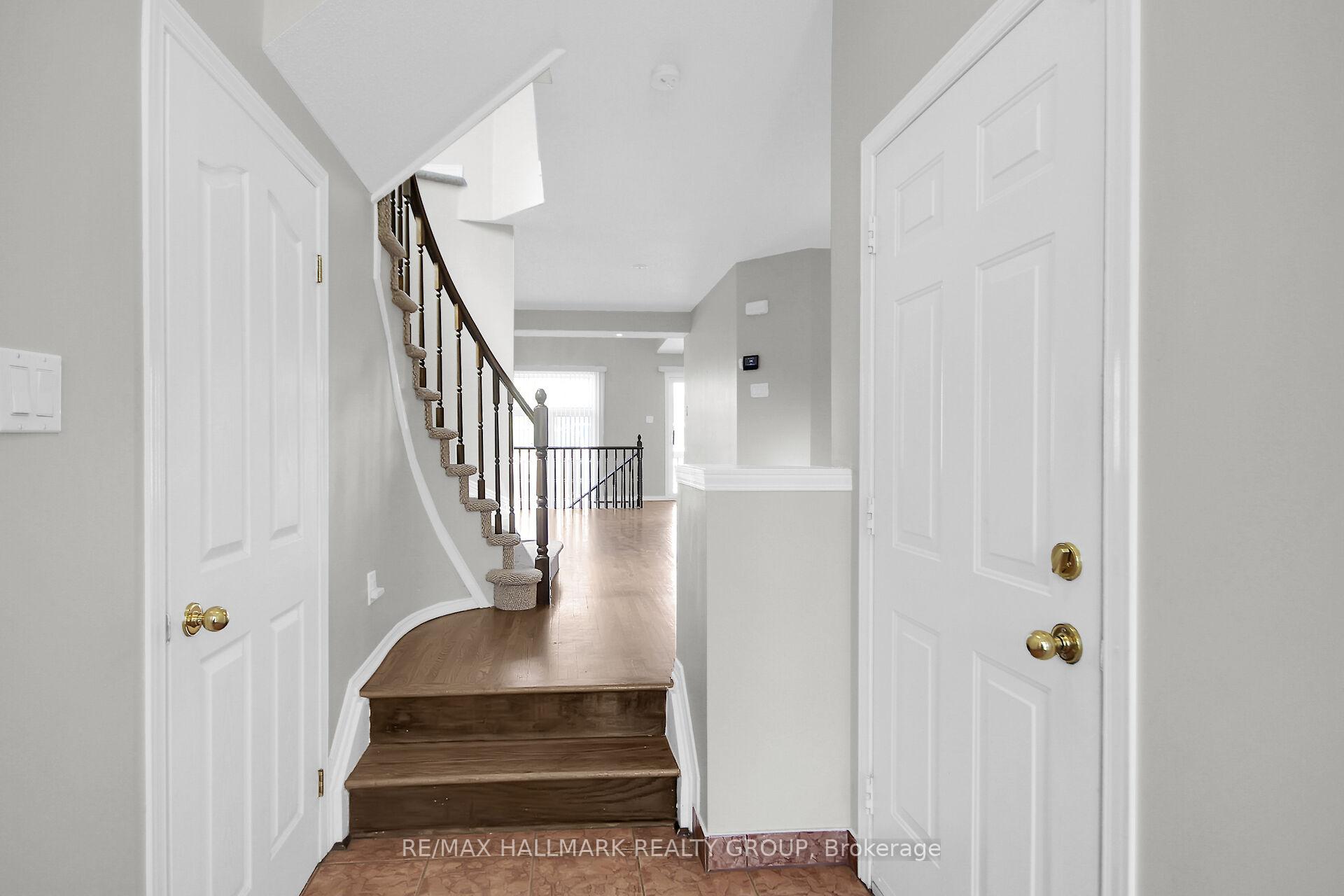 Photo 4 of 4432 Wildmint Square, Ottawa, Riverside South/Gloucester Glen — HOMEH