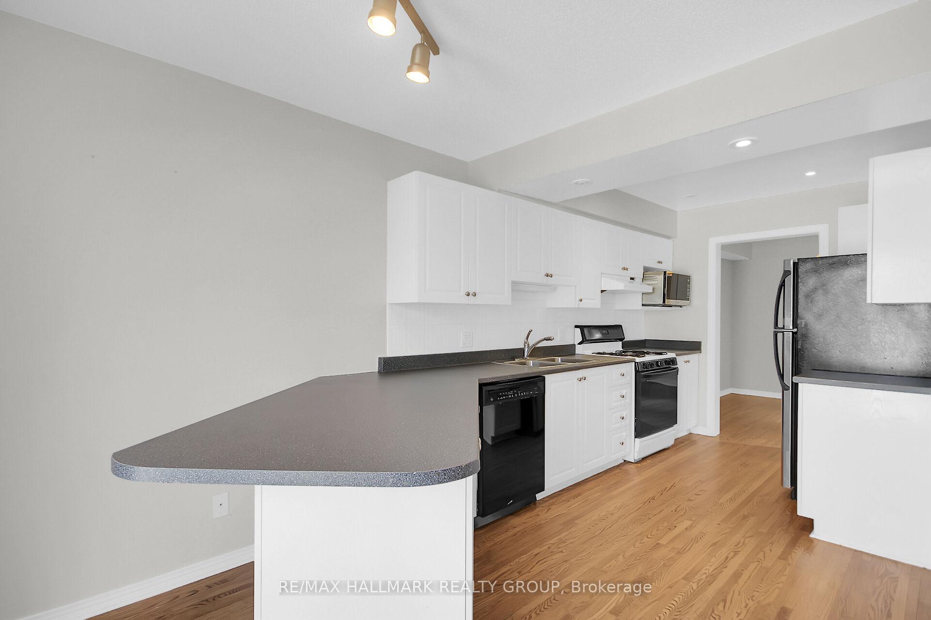 Photo 8 of 4432 Wildmint Square, Ottawa, Riverside South/Gloucester Glen — HOMEH