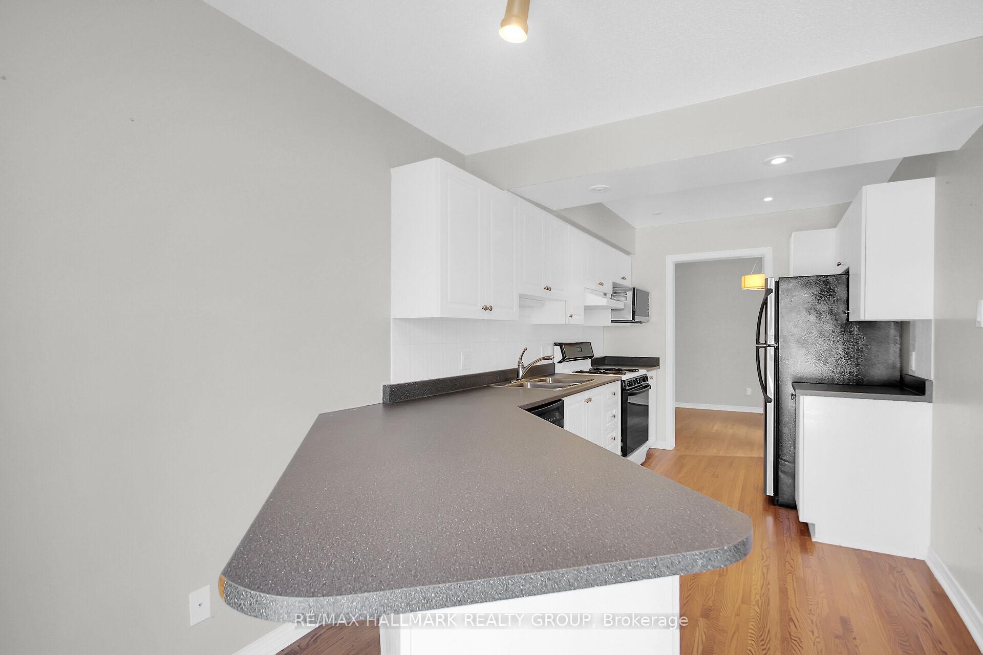 Photo 11 of 4432 Wildmint Square, Ottawa, Riverside South/Gloucester Glen — HOMEH