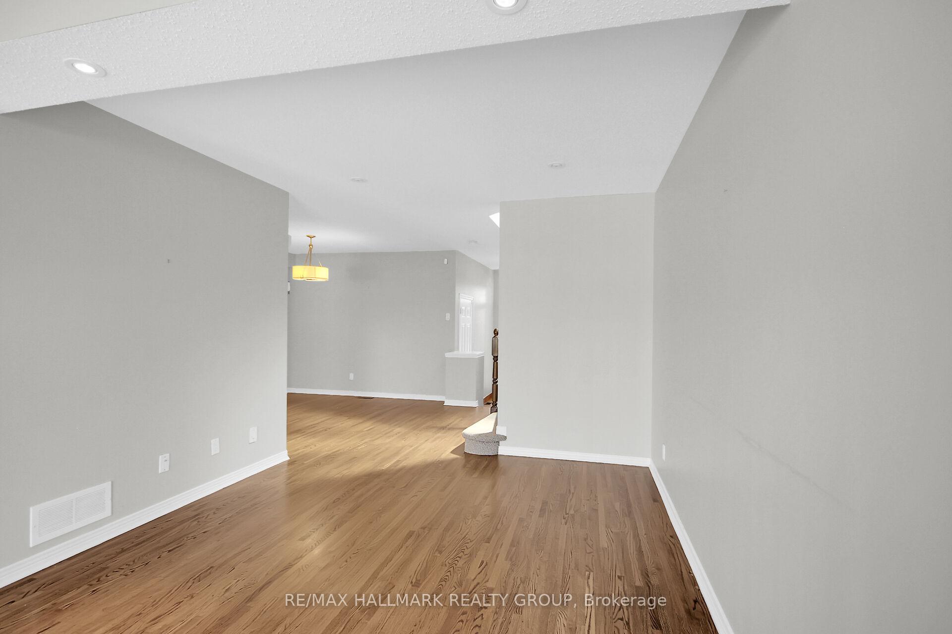 Photo 32 of 4432 Wildmint Square, Ottawa, Riverside South/Gloucester Glen — HOMEH