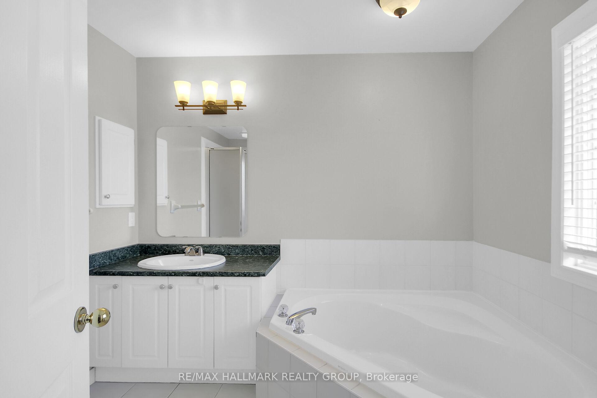 Photo 26 of 4432 Wildmint Square, Ottawa, Riverside South/Gloucester Glen — HOMEH
