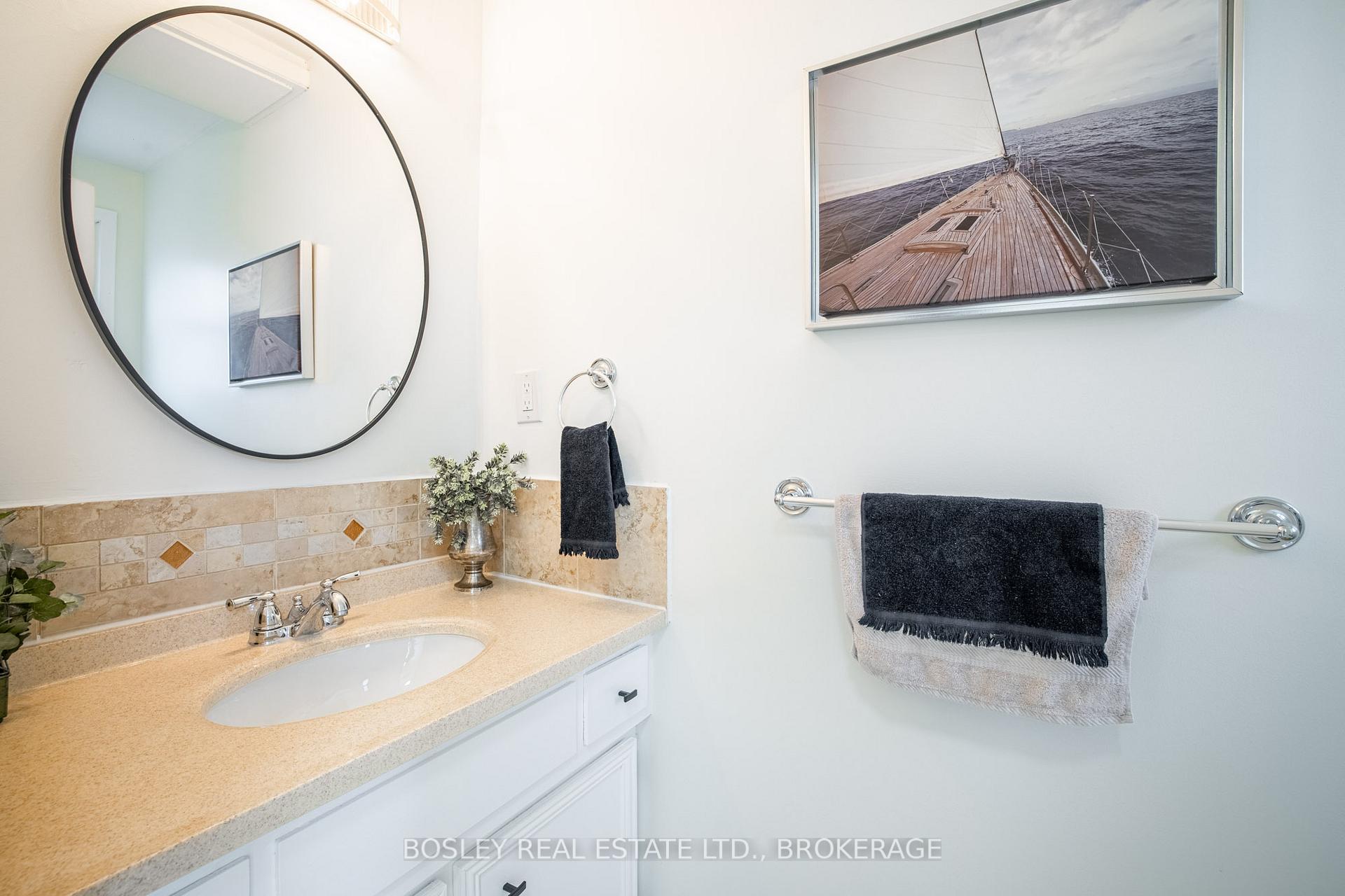 Photo 10 of 24 Bendingroad Crescent, St. Catharines, Lakeport — HOMEH