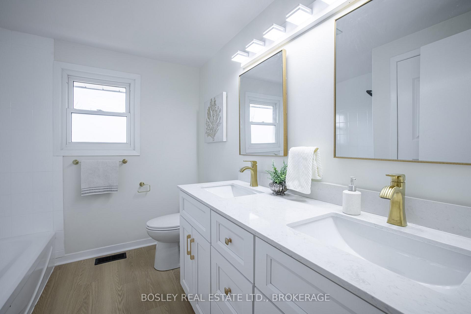 Photo 2 of 24 Bendingroad Crescent, St. Catharines, Lakeport — HOMEH