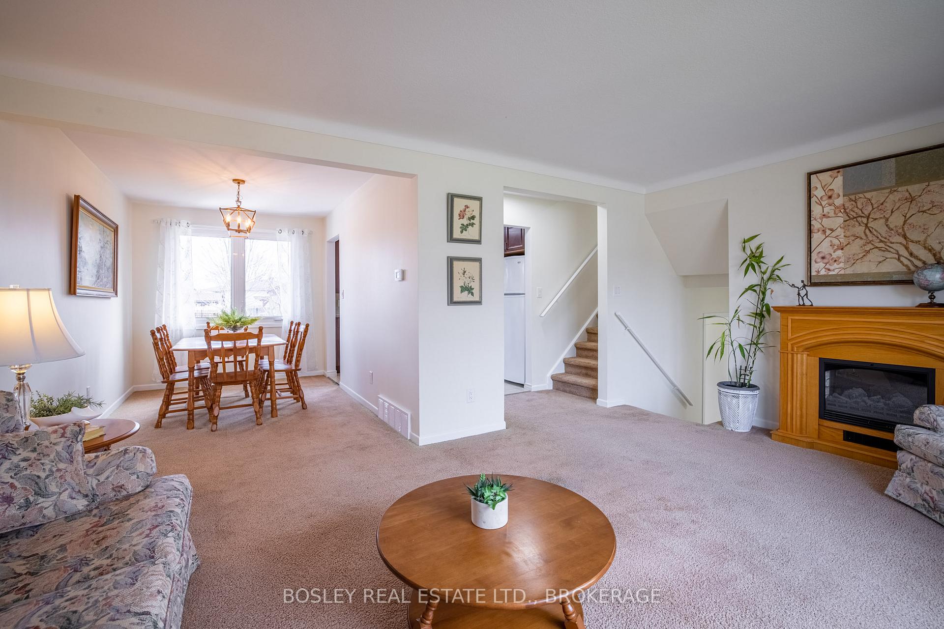 Photo 11 of 24 Bendingroad Crescent, St. Catharines, Lakeport — HOMEH