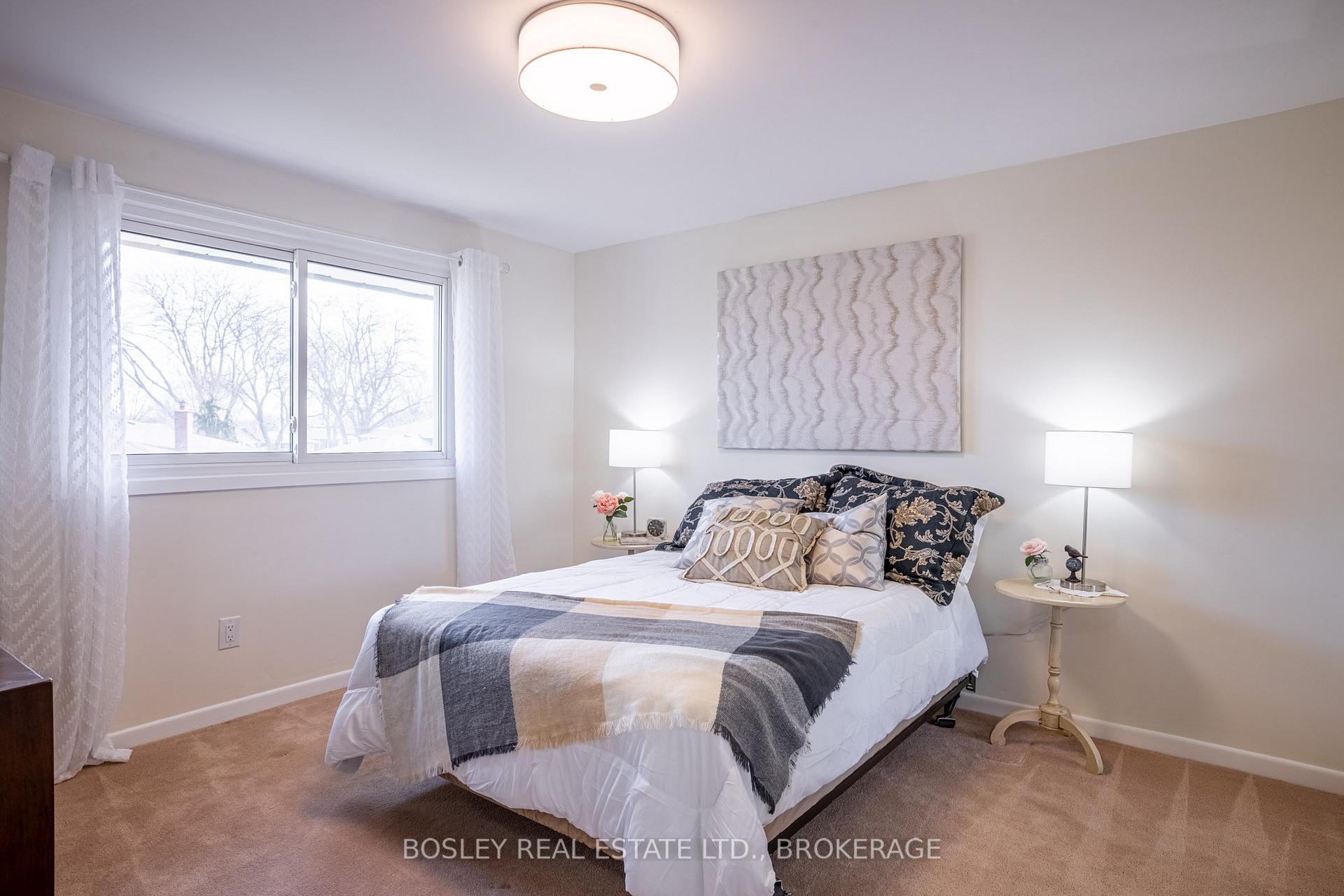 Photo 29 of 24 Bendingroad Crescent, St. Catharines, Lakeport — HOMEH