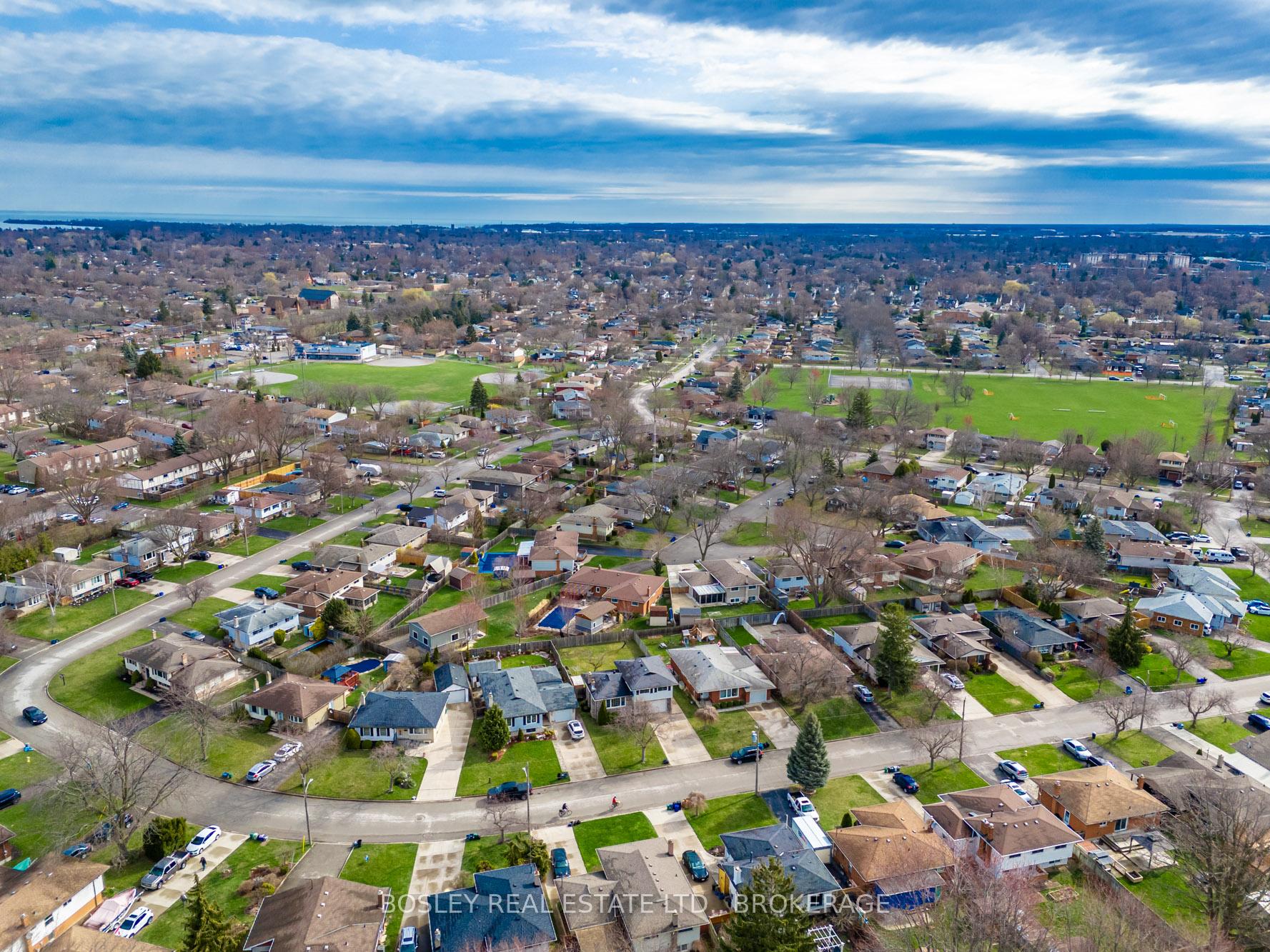 Photo 27 of 24 Bendingroad Crescent, St. Catharines, Lakeport — HOMEH