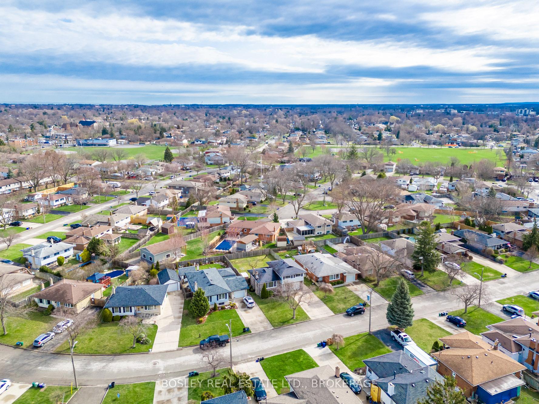 Photo 21 of 24 Bendingroad Crescent, St. Catharines, Lakeport — HOMEH