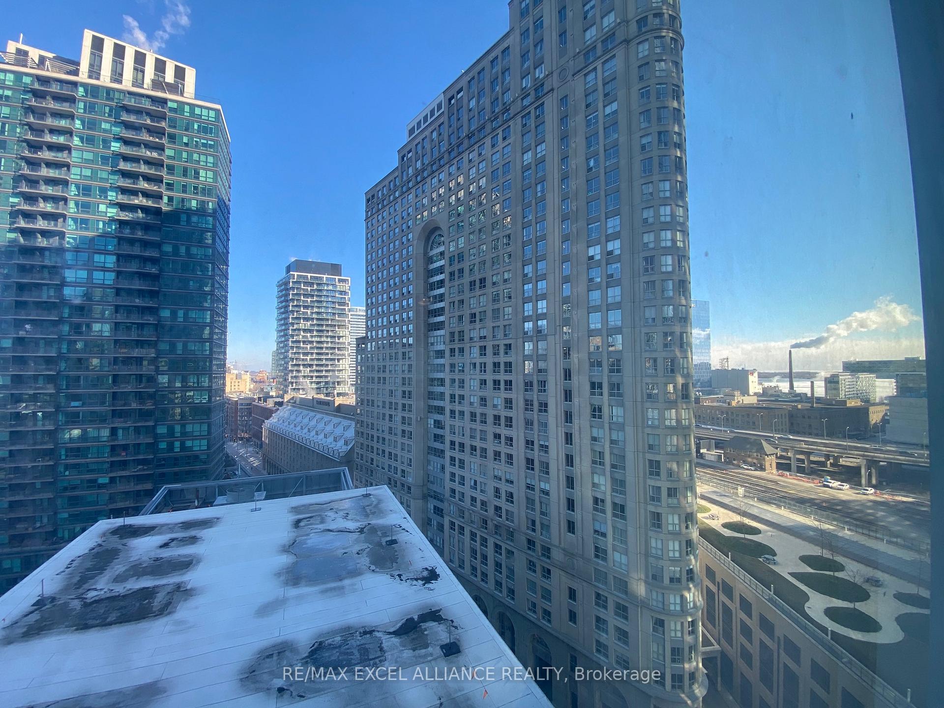 Photo 14 of Unit 1309, 8 The Esplanade, Toronto, Waterfront Communities — HOMEH