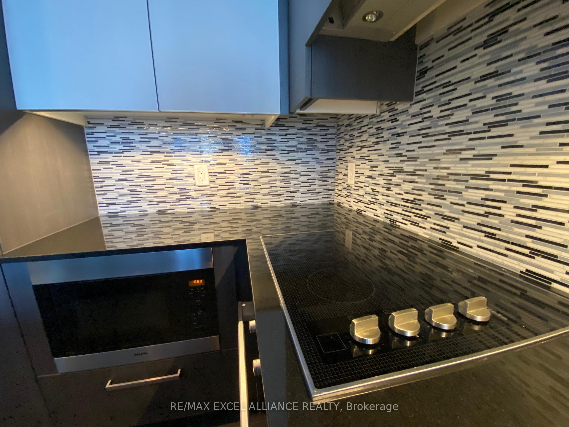 Photo 10 of Unit 1309, 8 The Esplanade, Toronto, Waterfront Communities — HOMEH