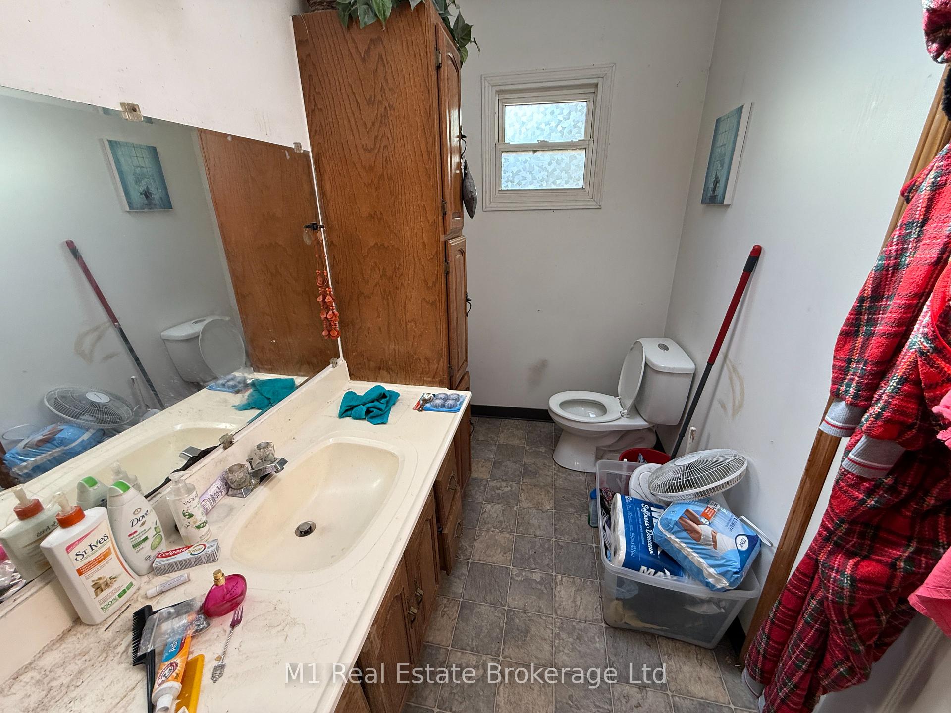 Photo 13 of 420 King William Estates, Hamilton, Landsdale — HOMEH