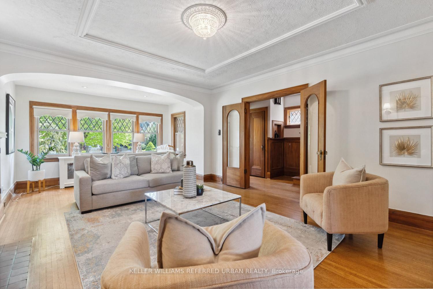 Photo 3 of 16 Ardrossan Place, Toronto, Lawrence Park North — HOMEH