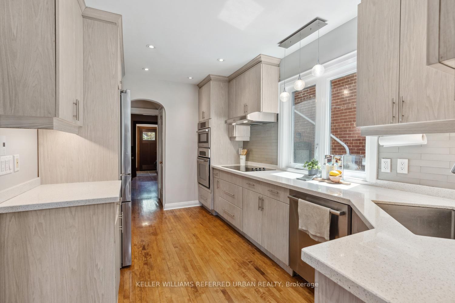 Photo 5 of 16 Ardrossan Place, Toronto, Lawrence Park North — HOMEH