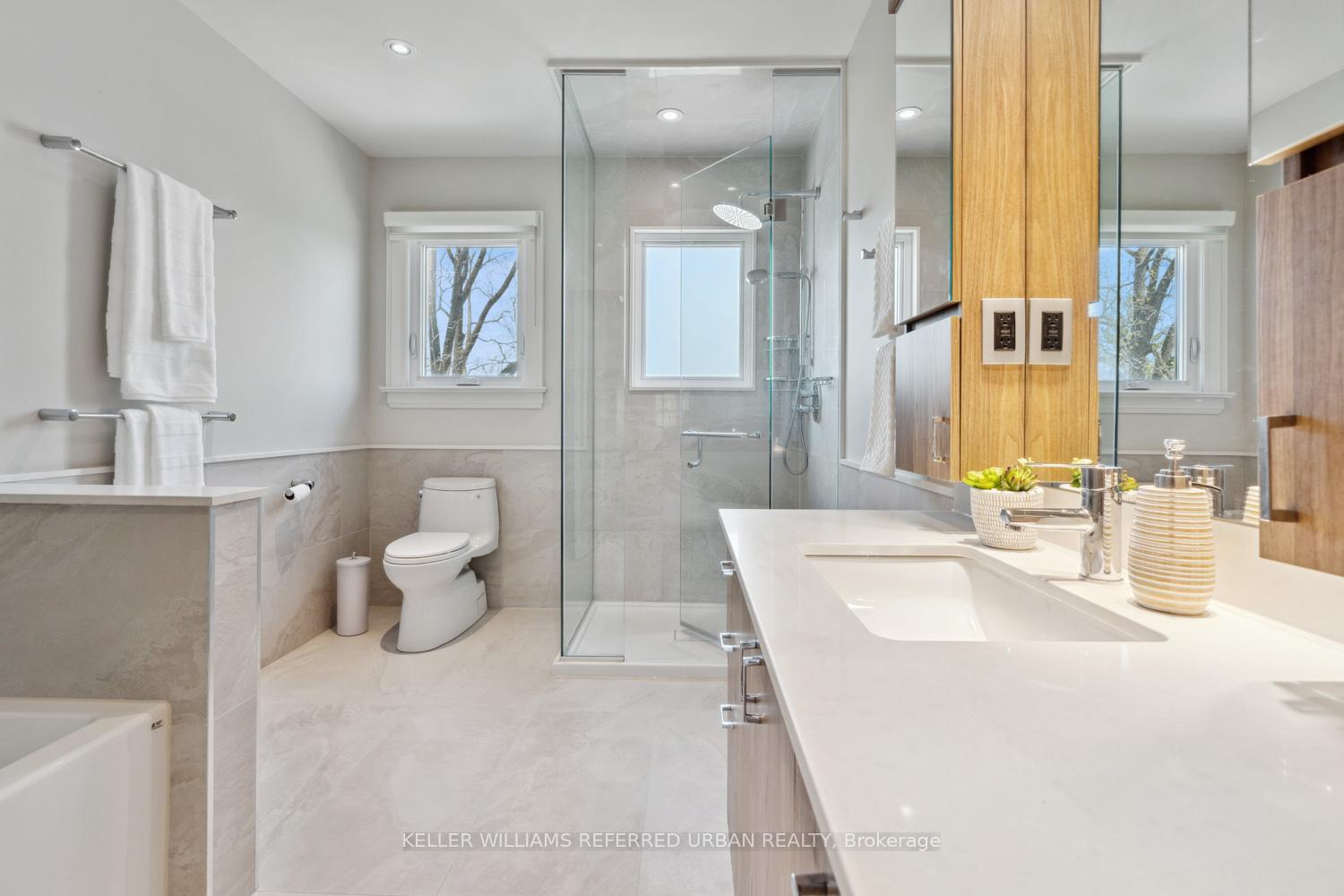 Photo 18 of 16 Ardrossan Place, Toronto, Lawrence Park North — HOMEH