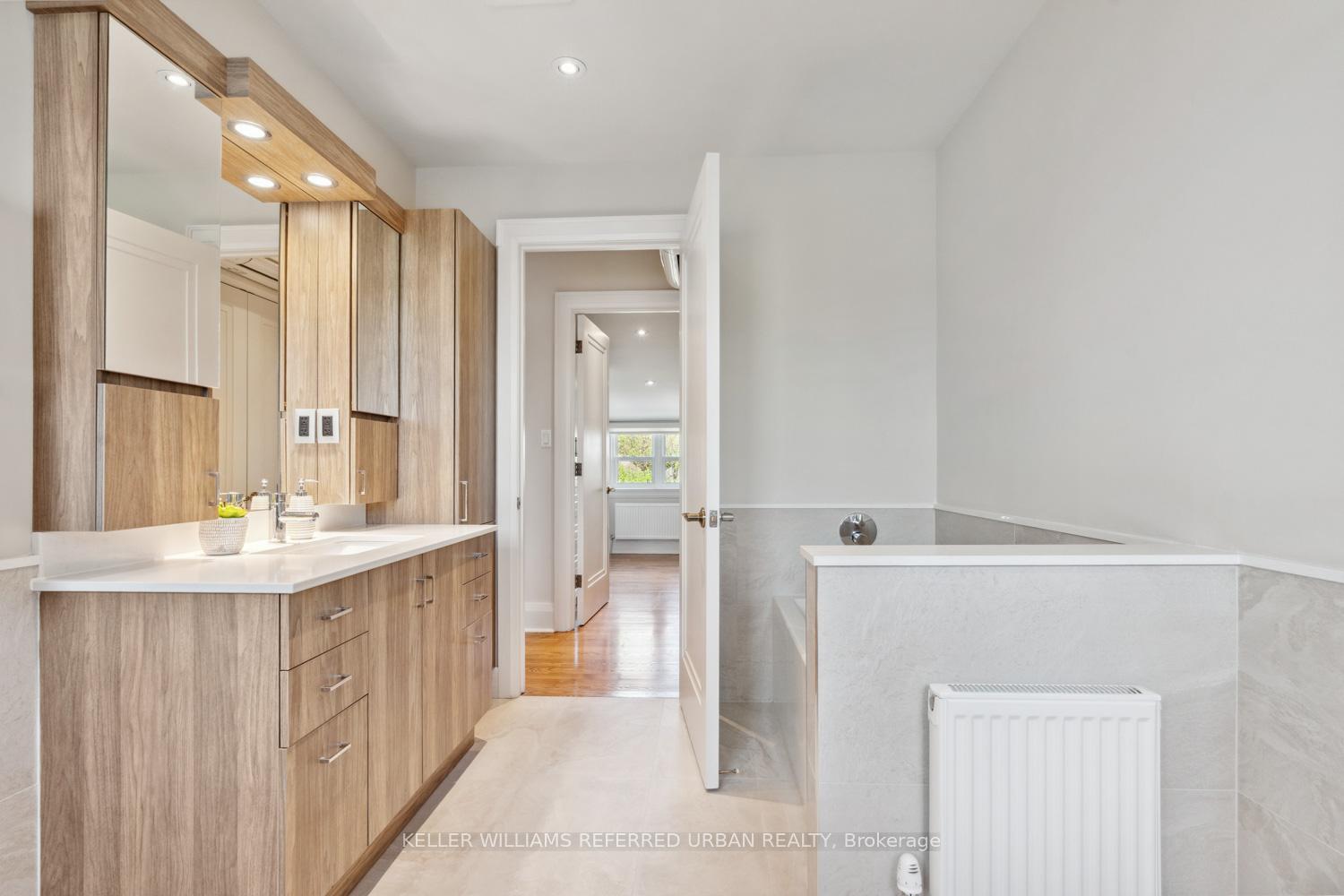Photo 20 of 16 Ardrossan Place, Toronto, Lawrence Park North — HOMEH