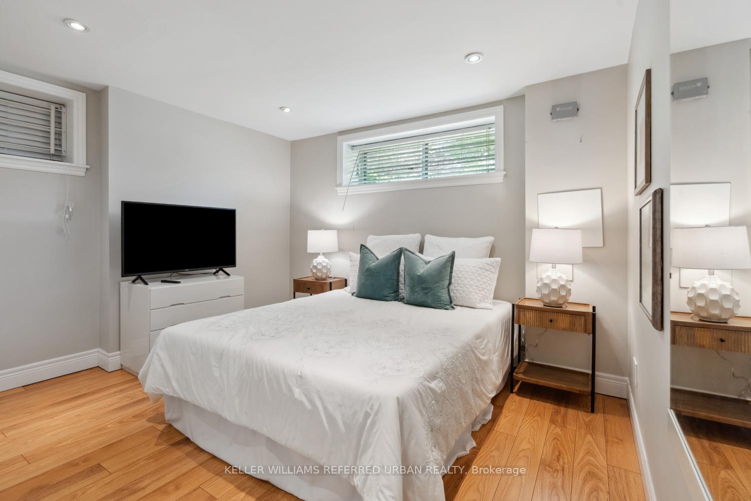 Photo 28 of 16 Ardrossan Place, Toronto, Lawrence Park North — HOMEH