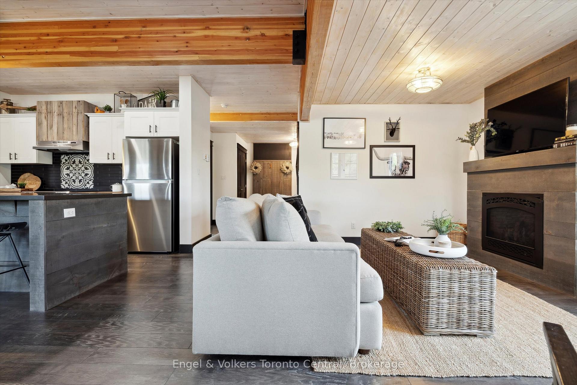Photo 7 of 57 Pinetree Road, Gravenhurst — HOMEH