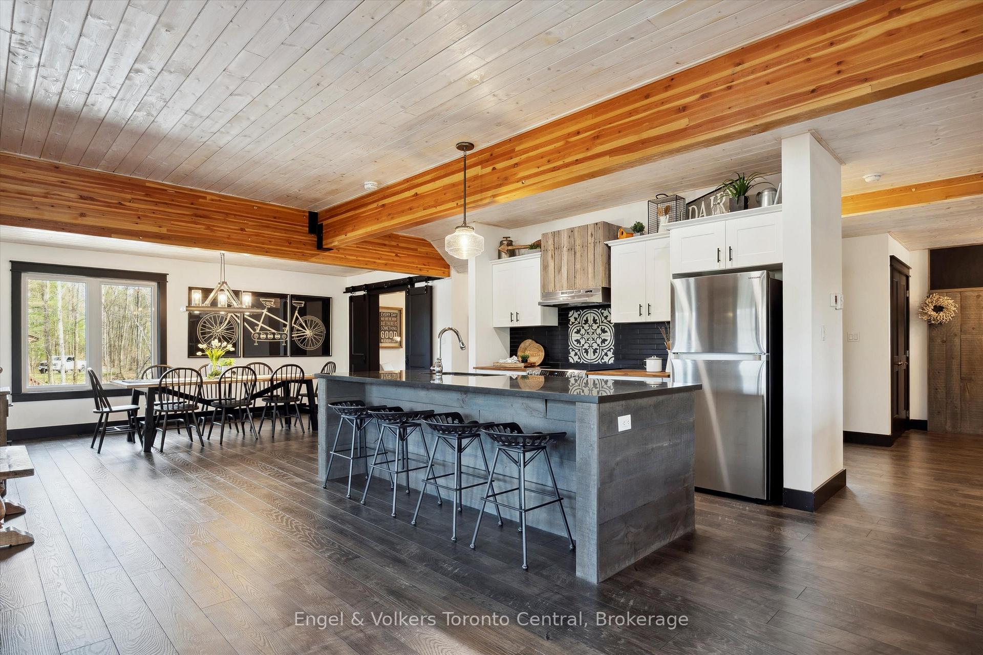Photo 10 of 57 Pinetree Road, Gravenhurst — HOMEH