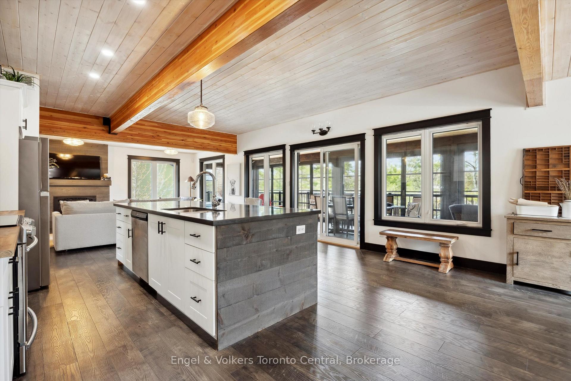 Photo 4 of 57 Pinetree Road, Gravenhurst — HOMEH