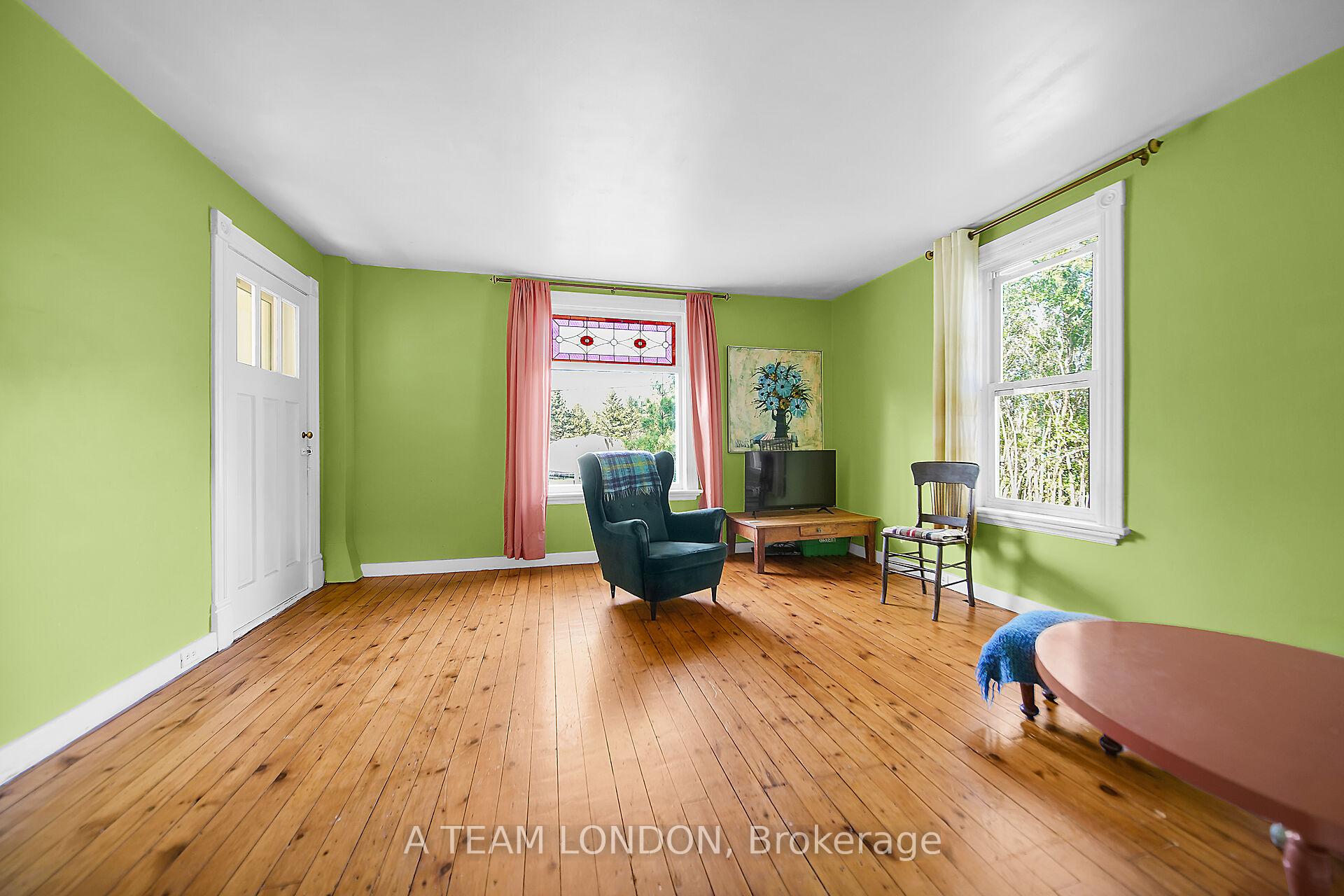 Photo 16 of 19 Norlan Avenue, London, East O — HOMEH