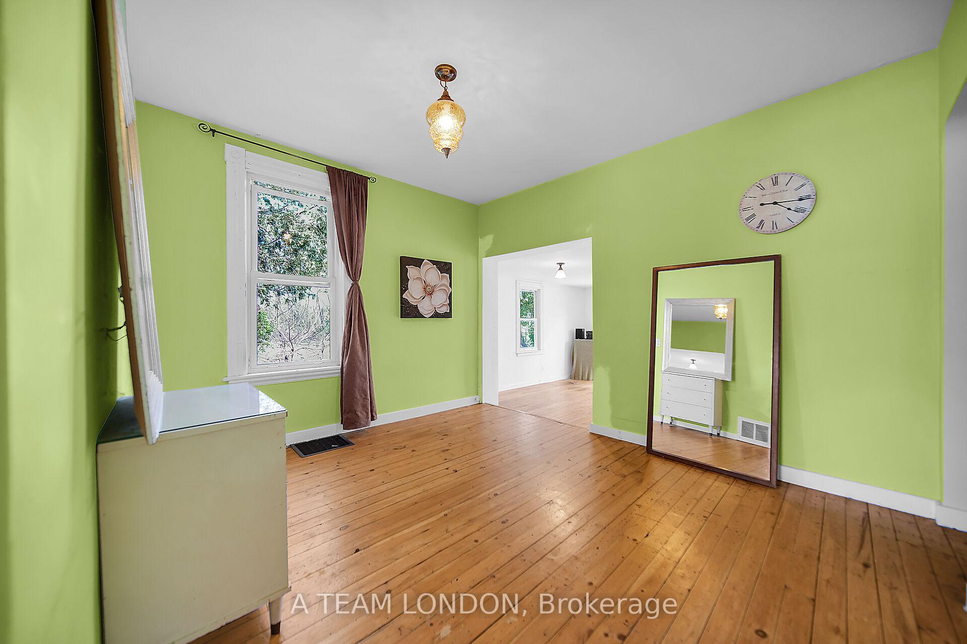 Photo 2 of 19 Norlan Avenue, London, East O — HOMEH