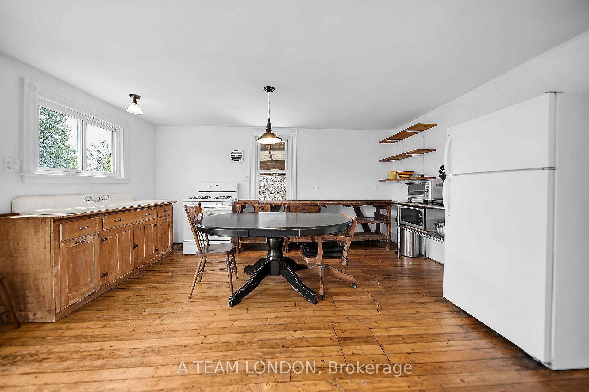 Photo 8 of 19 Norlan Avenue, London, East O — HOMEH