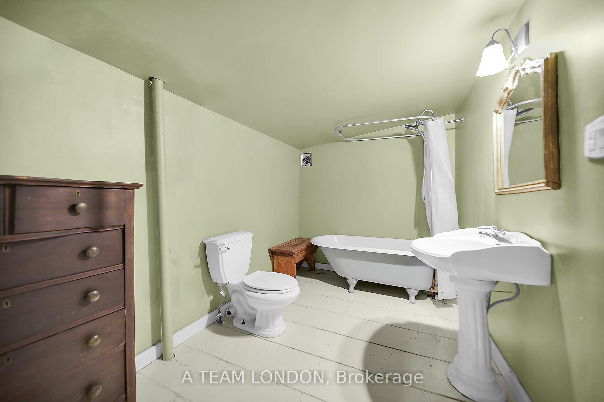 Photo 19 of 19 Norlan Avenue, London, East O — HOMEH