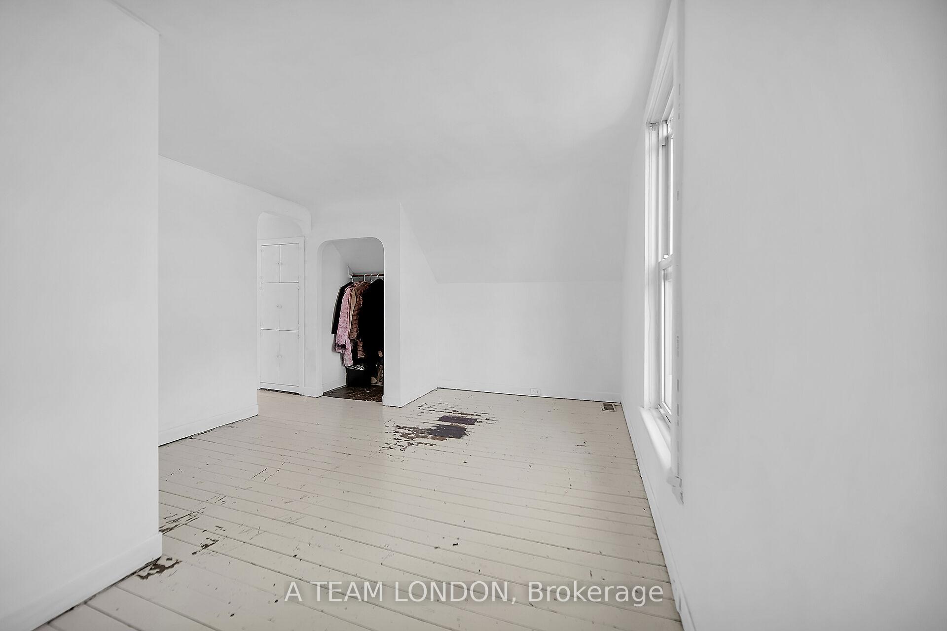 Photo 6 of 19 Norlan Avenue, London, East O — HOMEH