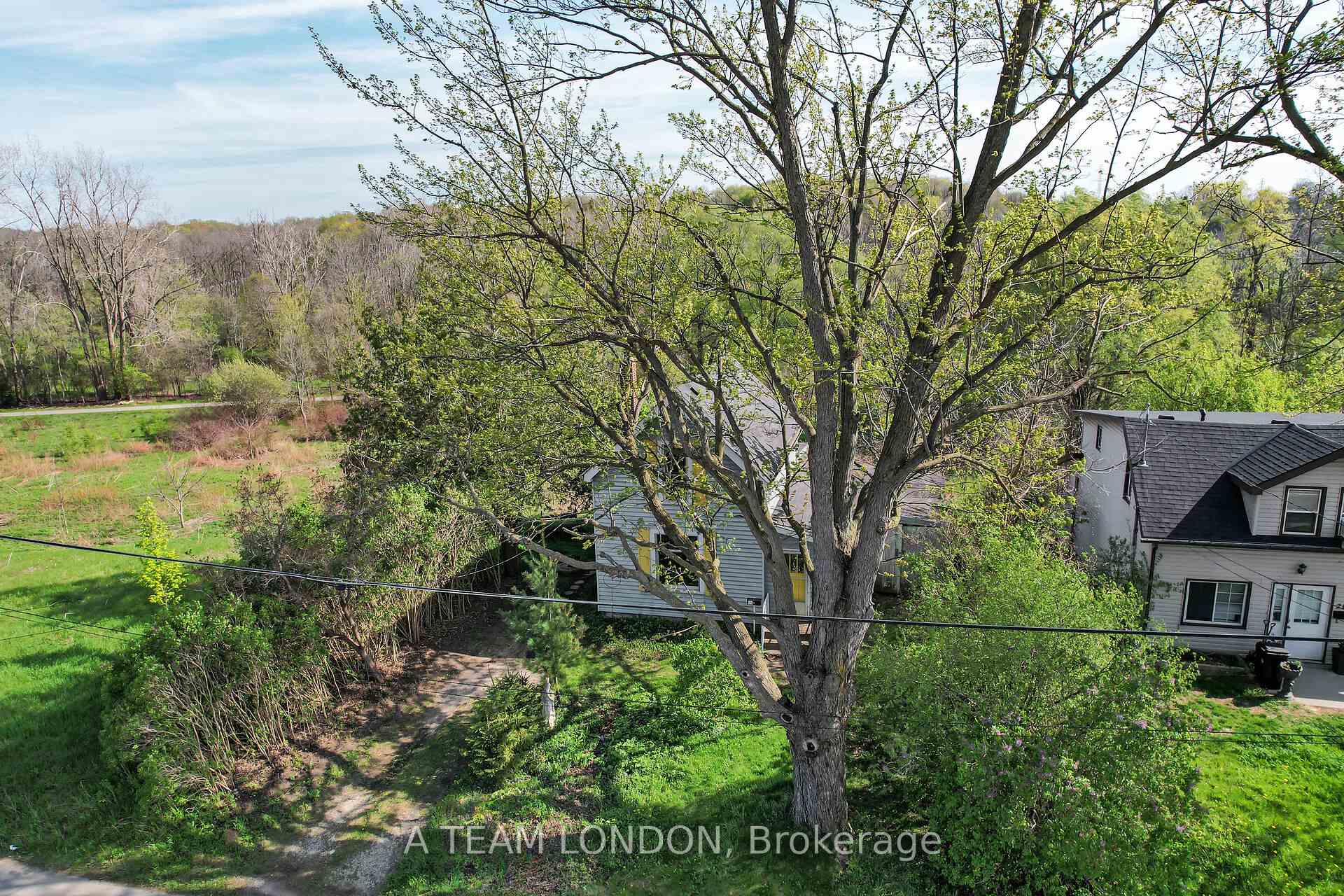 Photo 34 of 19 Norlan Avenue, London, East O — HOMEH