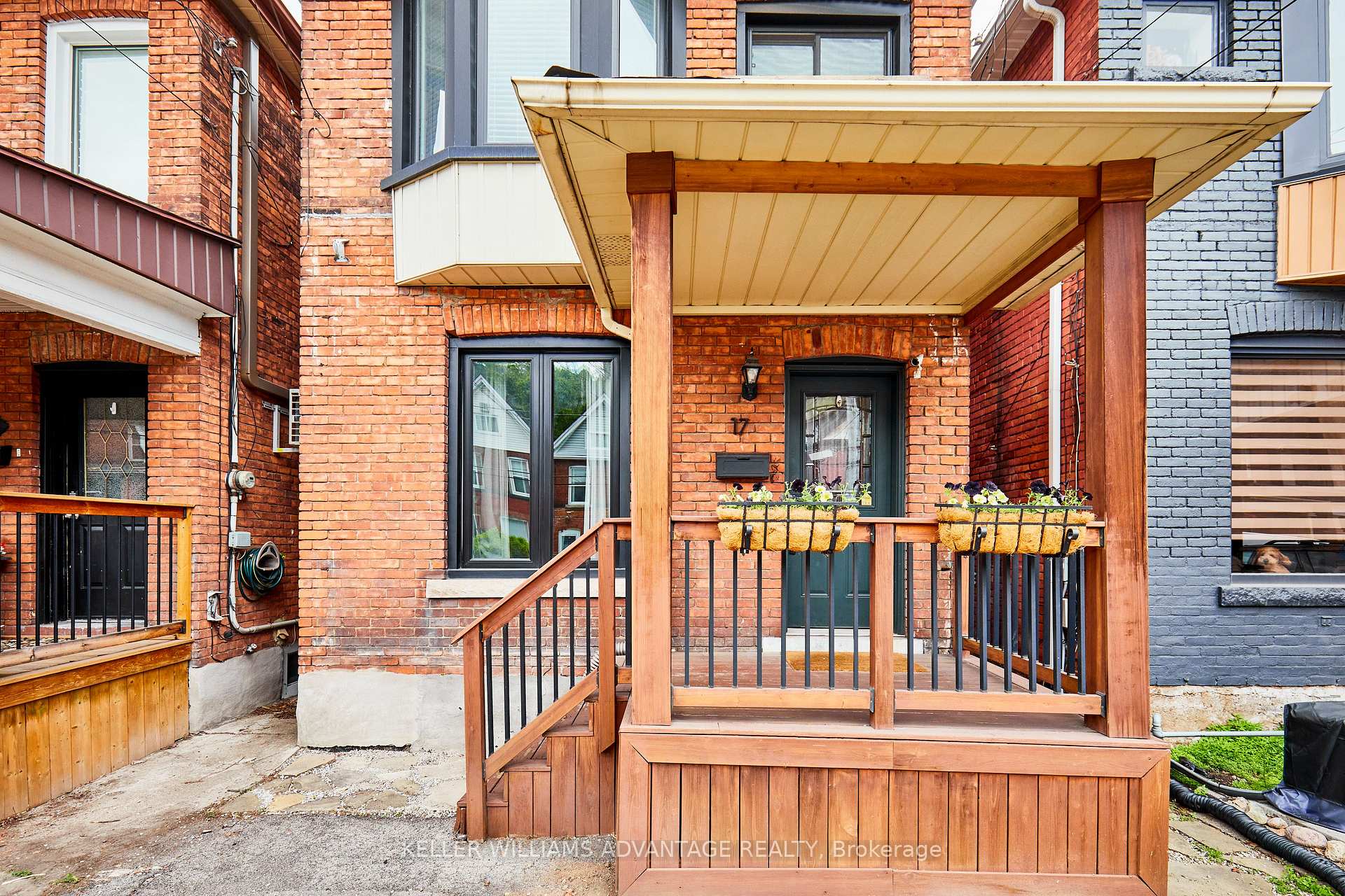 Photo 3 of 17 Cumberland Avenue, Hamilton, St. Clair — HOMEH