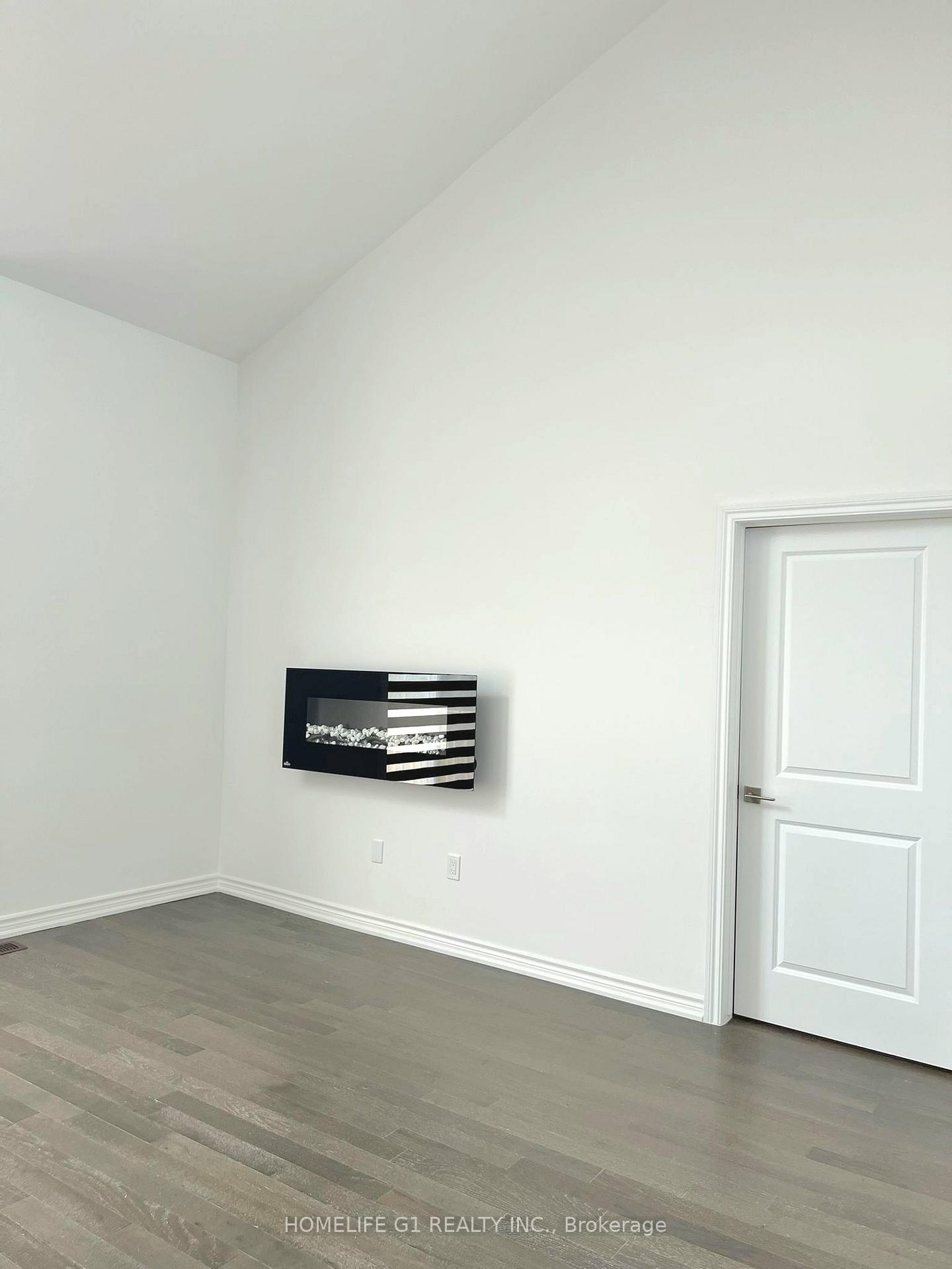 Photo 2 of 3 Turnberry Court, Bracebridge, Macaulay — HOMEH