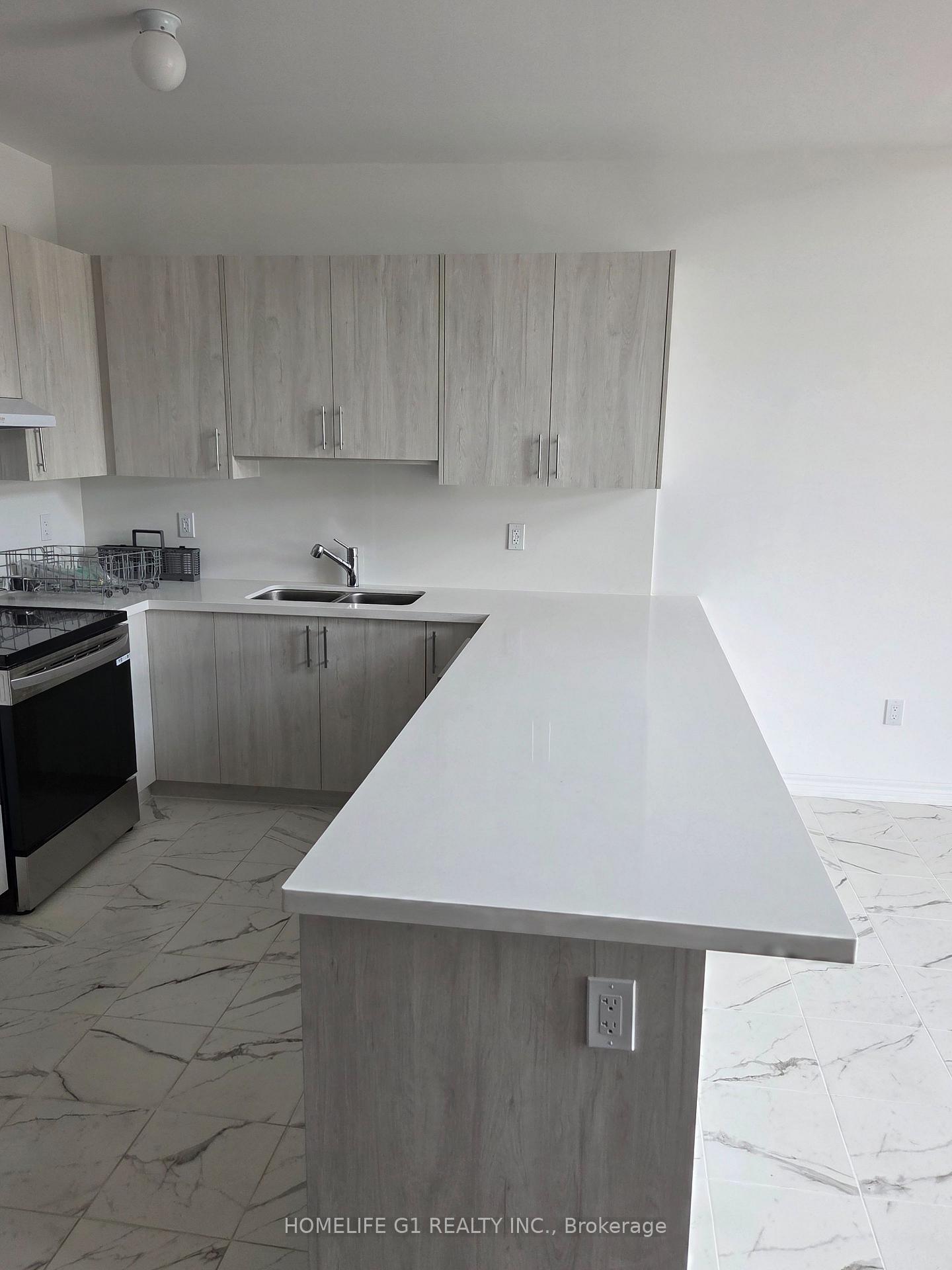 Photo 4 of 3 Turnberry Court, Bracebridge, Macaulay — HOMEH