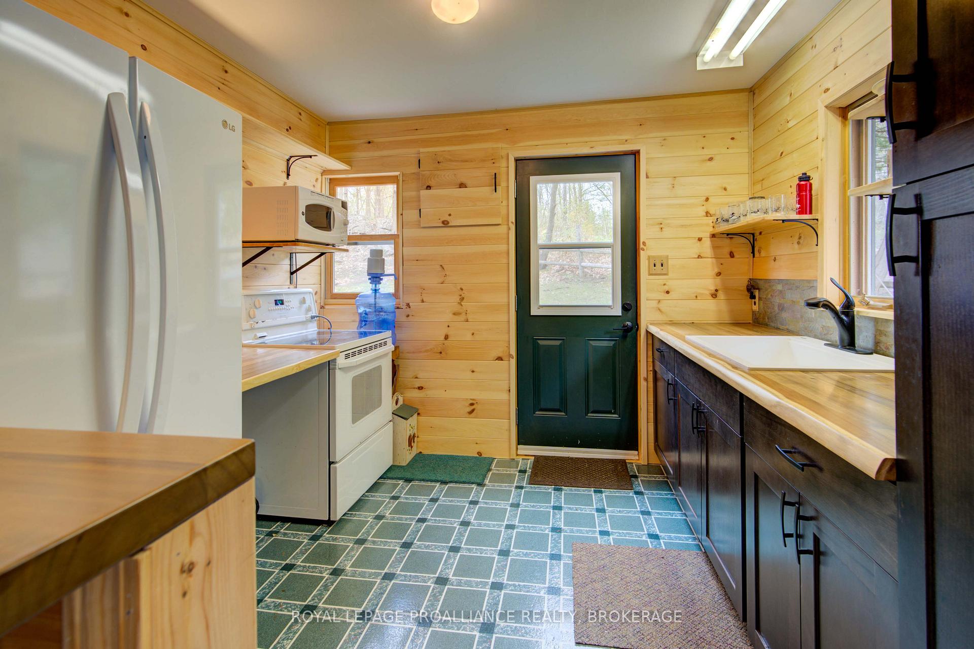 Photo 5 of 1 Colescott Lane, Frontenac, Frontenac South — HOMEH