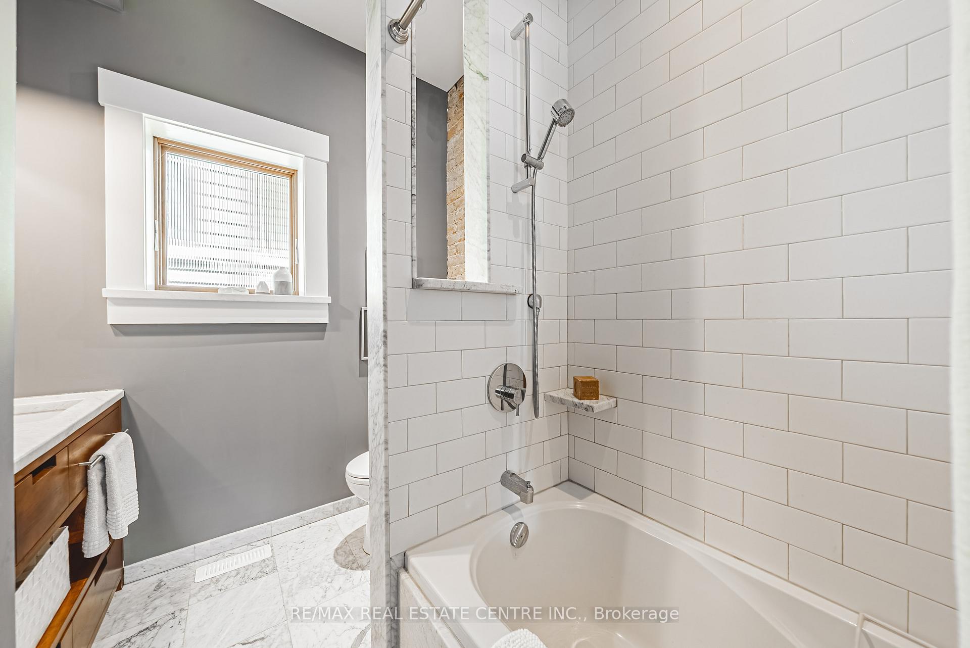 Photo 13 of 48 George Street, Waterloo, Uptown Waterloo/North Ward — HOMEH