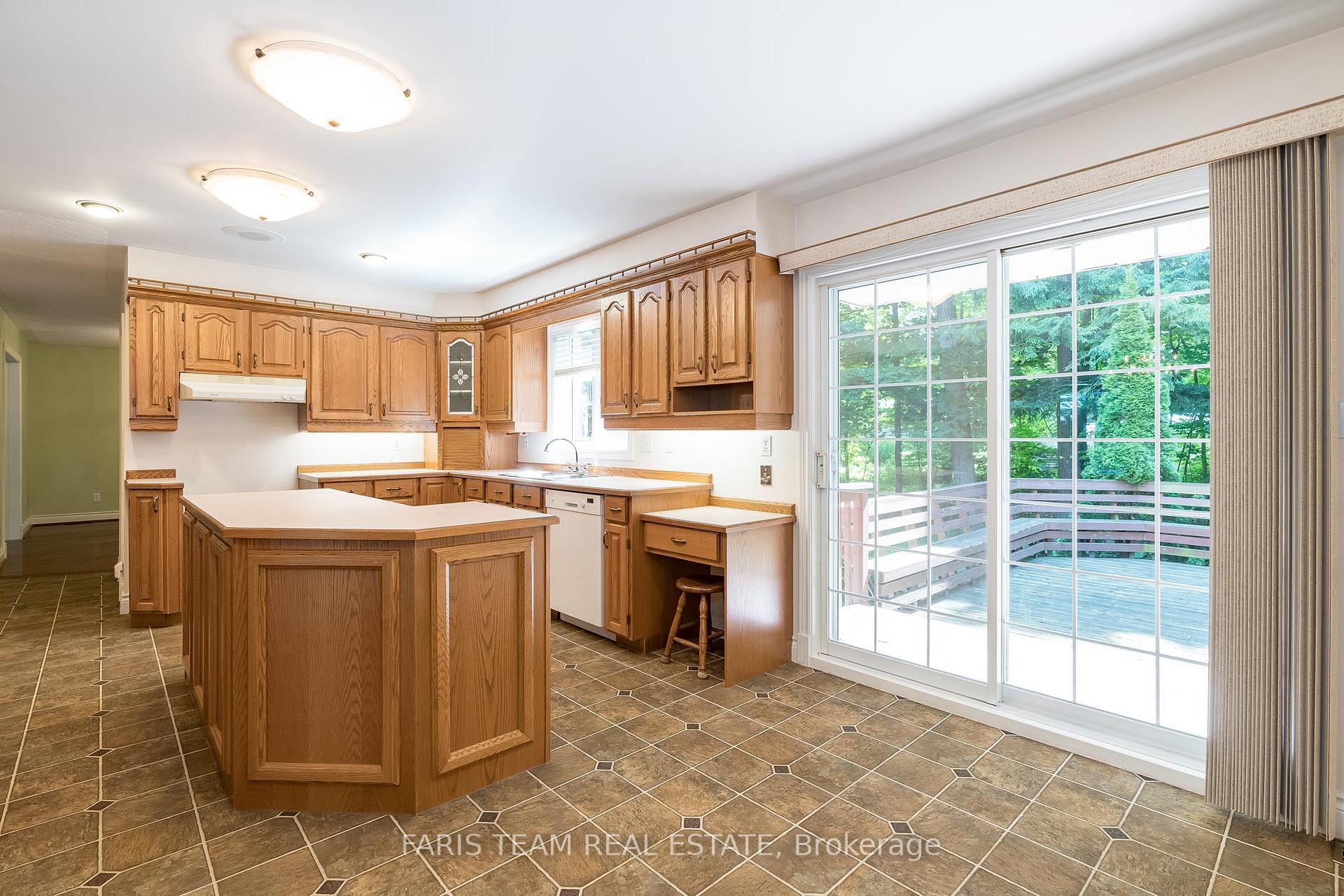 Photo 2 of 2087 Wilkinson Street, Innisfil, Rural Innisfil — HOMEH