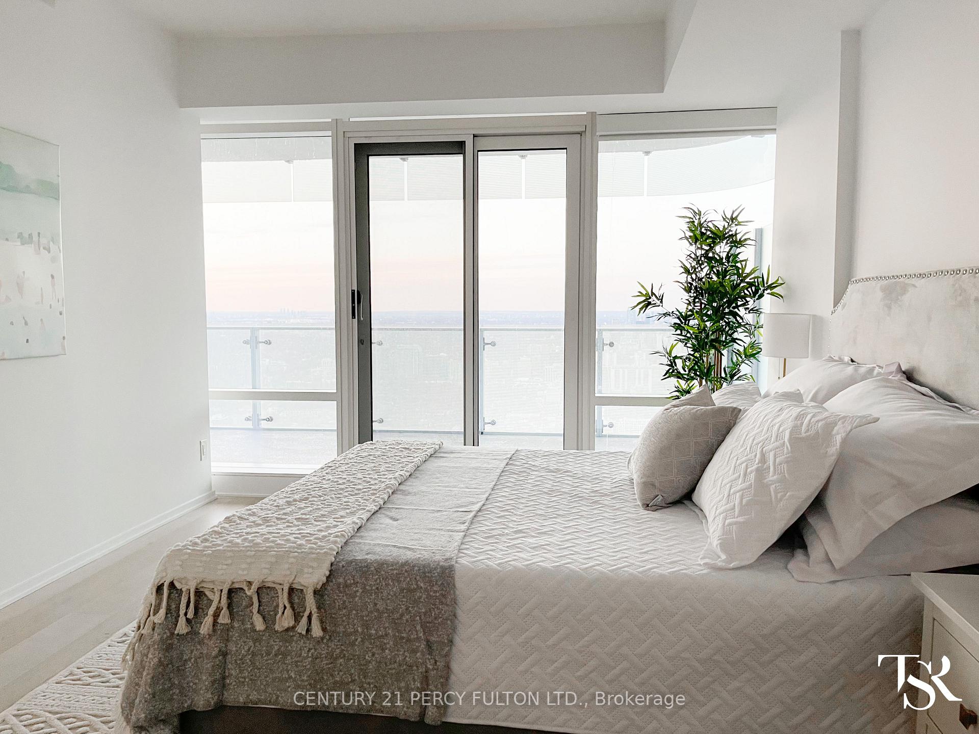 Photo 9 of Unit 7206, 1 Bloor Street E, Toronto, Church-Yonge Corridor — HOMEH