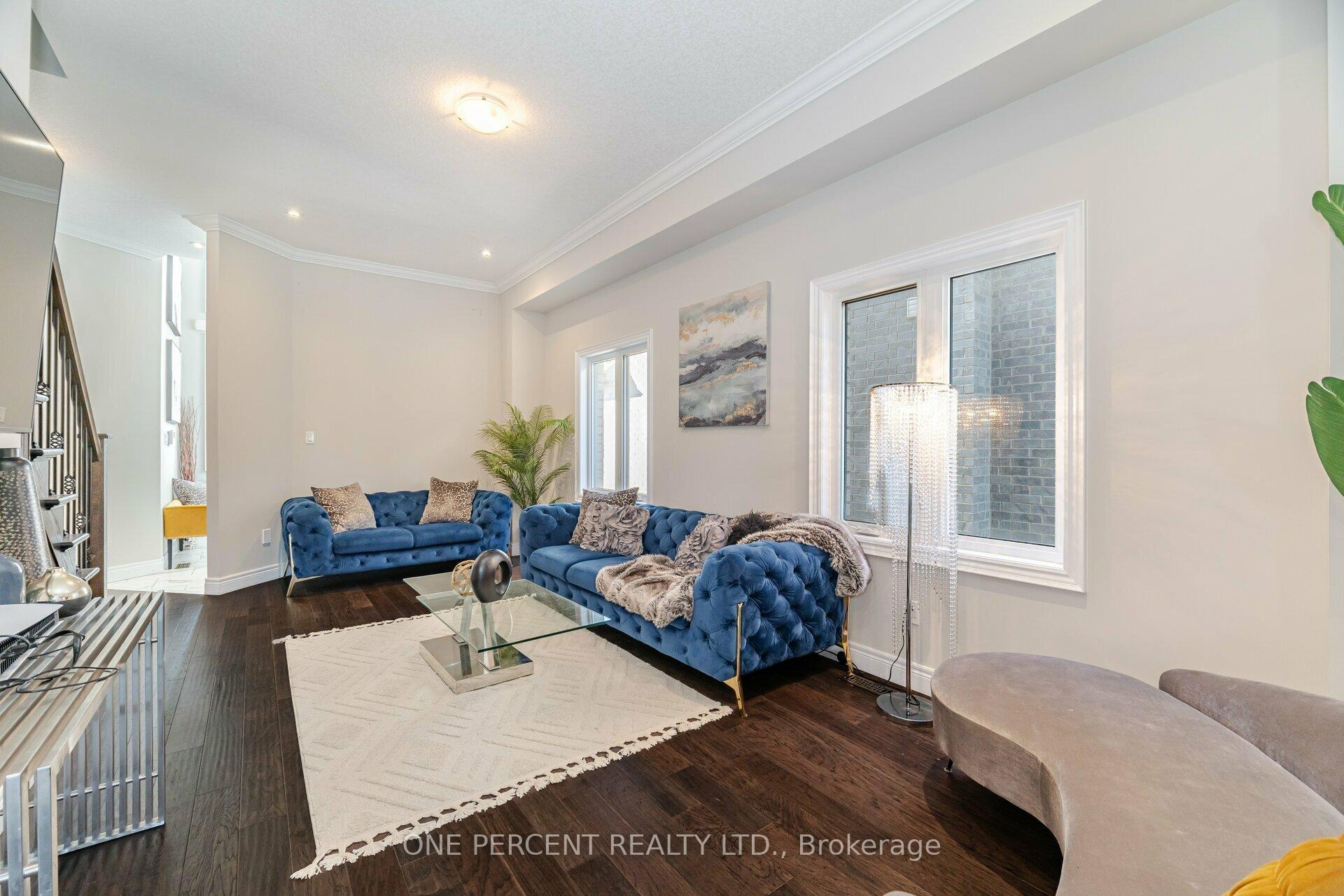 Photo 6 of 15 Riesling Court, Hamilton, Gershome — HOMEH