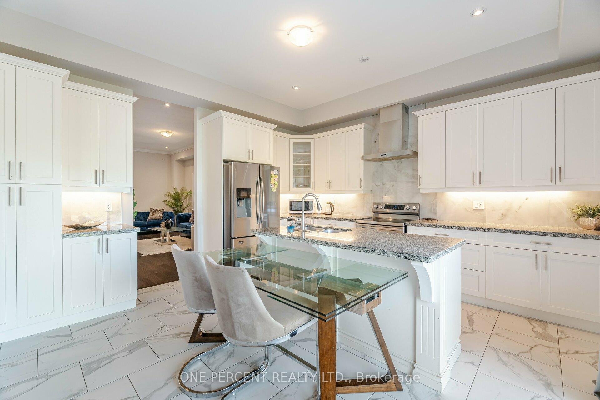 Photo 4 of 15 Riesling Court, Hamilton, Gershome — HOMEH