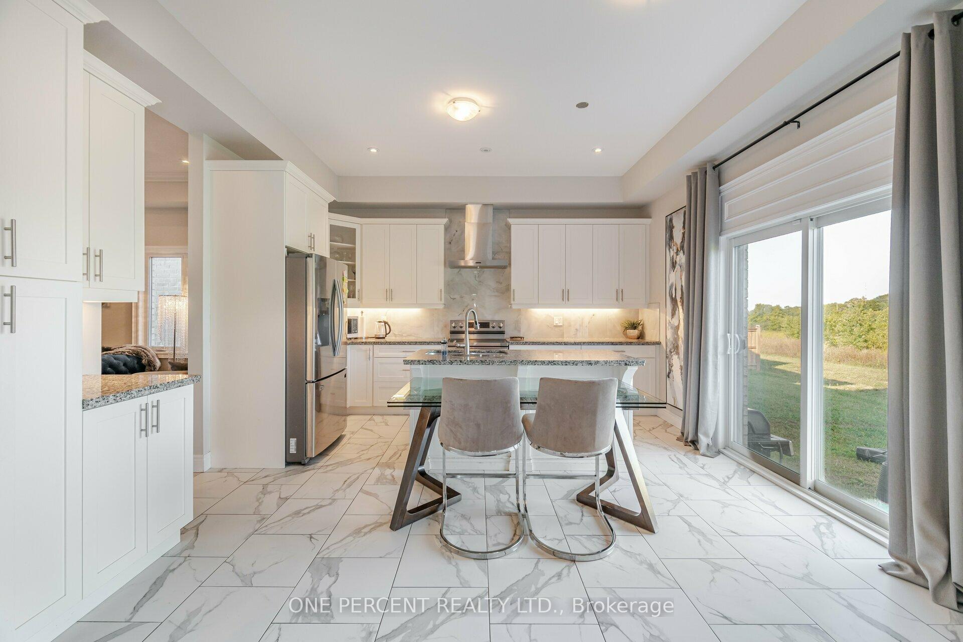 Photo 8 of 15 Riesling Court, Hamilton, Gershome — HOMEH