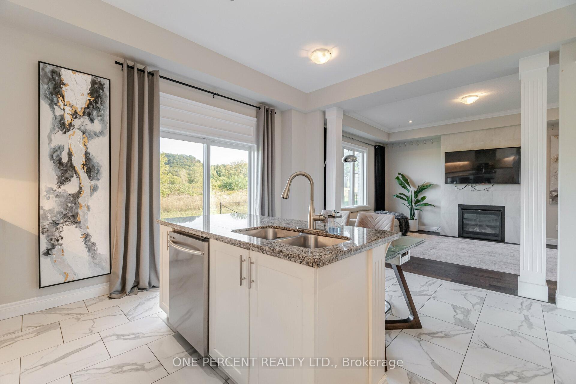 Photo 14 of 15 Riesling Court, Hamilton, Gershome — HOMEH