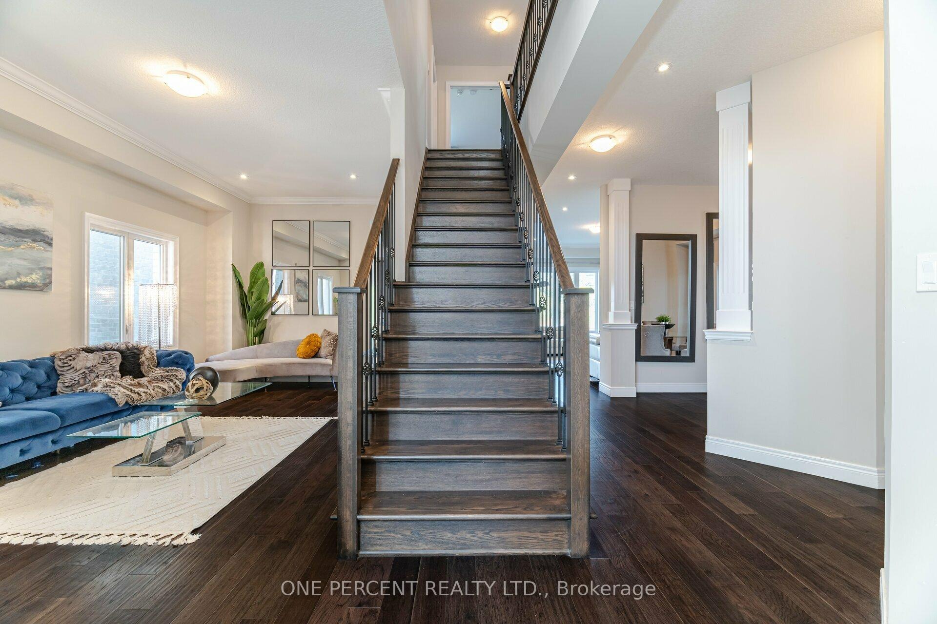 Photo 11 of 15 Riesling Court, Hamilton, Gershome — HOMEH