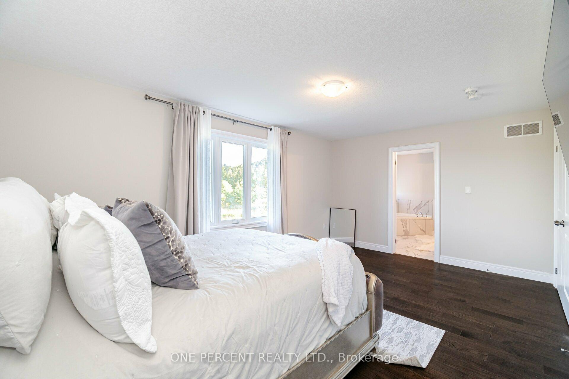Photo 23 of 15 Riesling Court, Hamilton, Gershome — HOMEH
