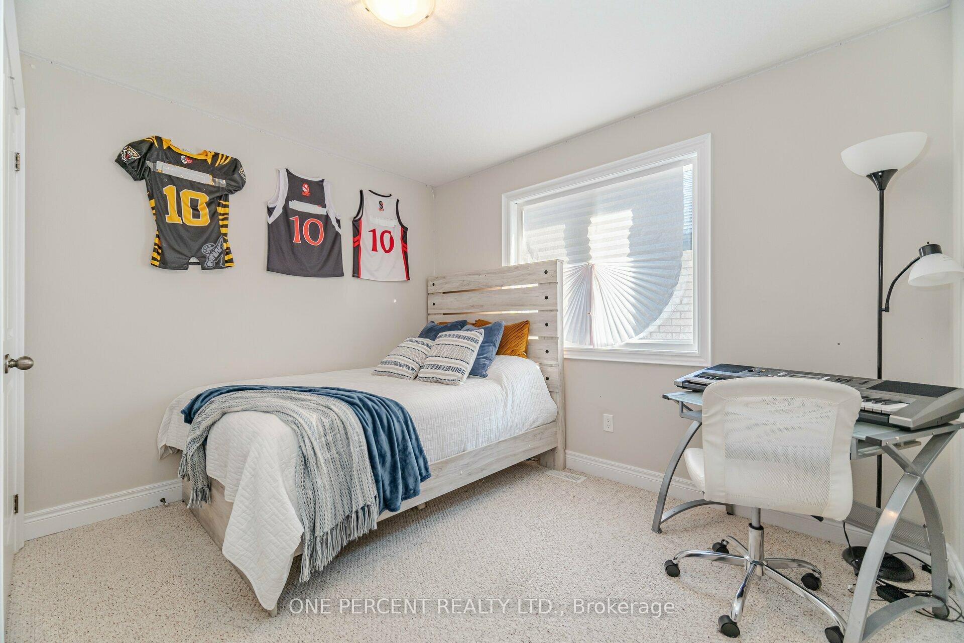 Photo 36 of 15 Riesling Court, Hamilton, Gershome — HOMEH