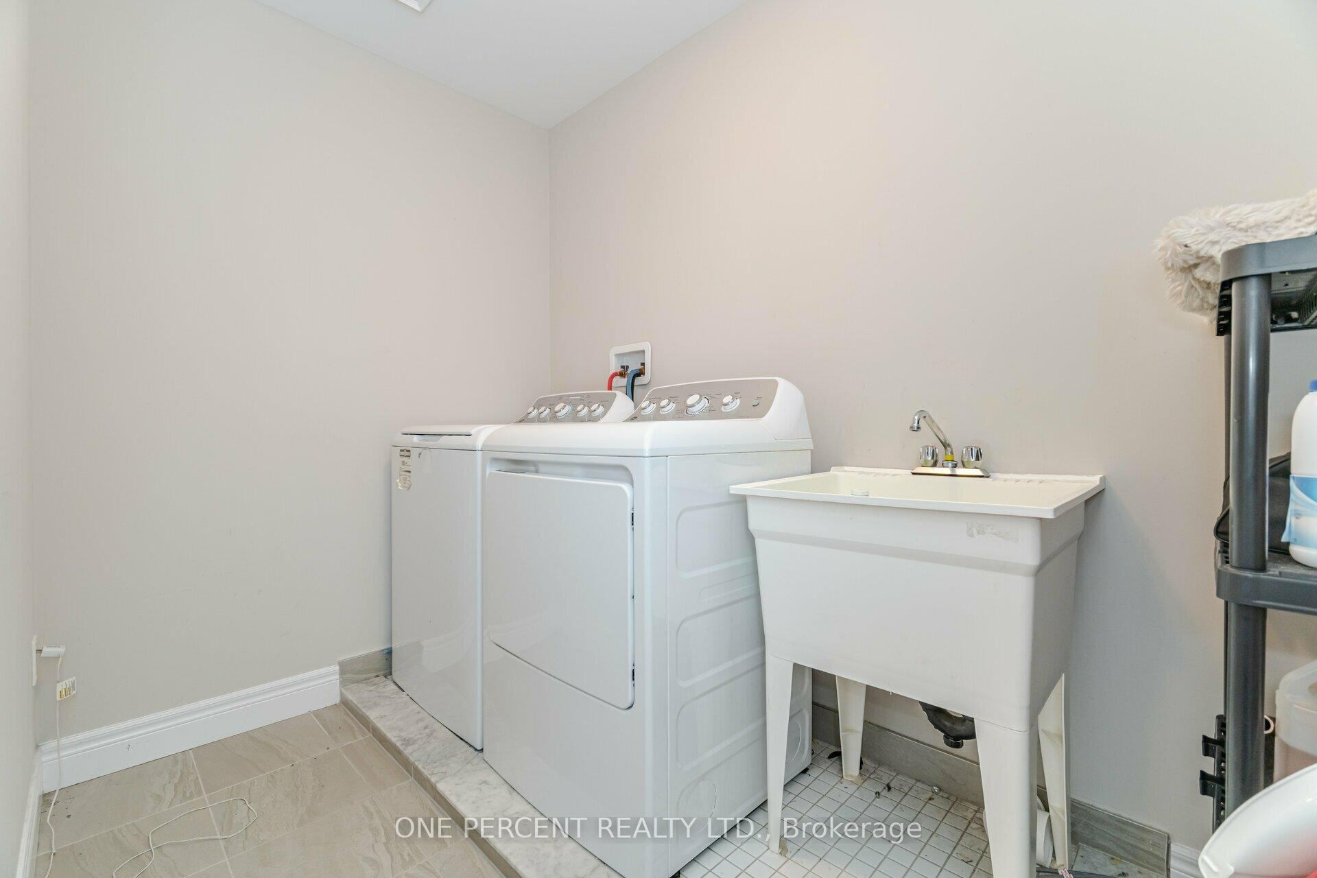 Photo 27 of 15 Riesling Court, Hamilton, Gershome — HOMEH