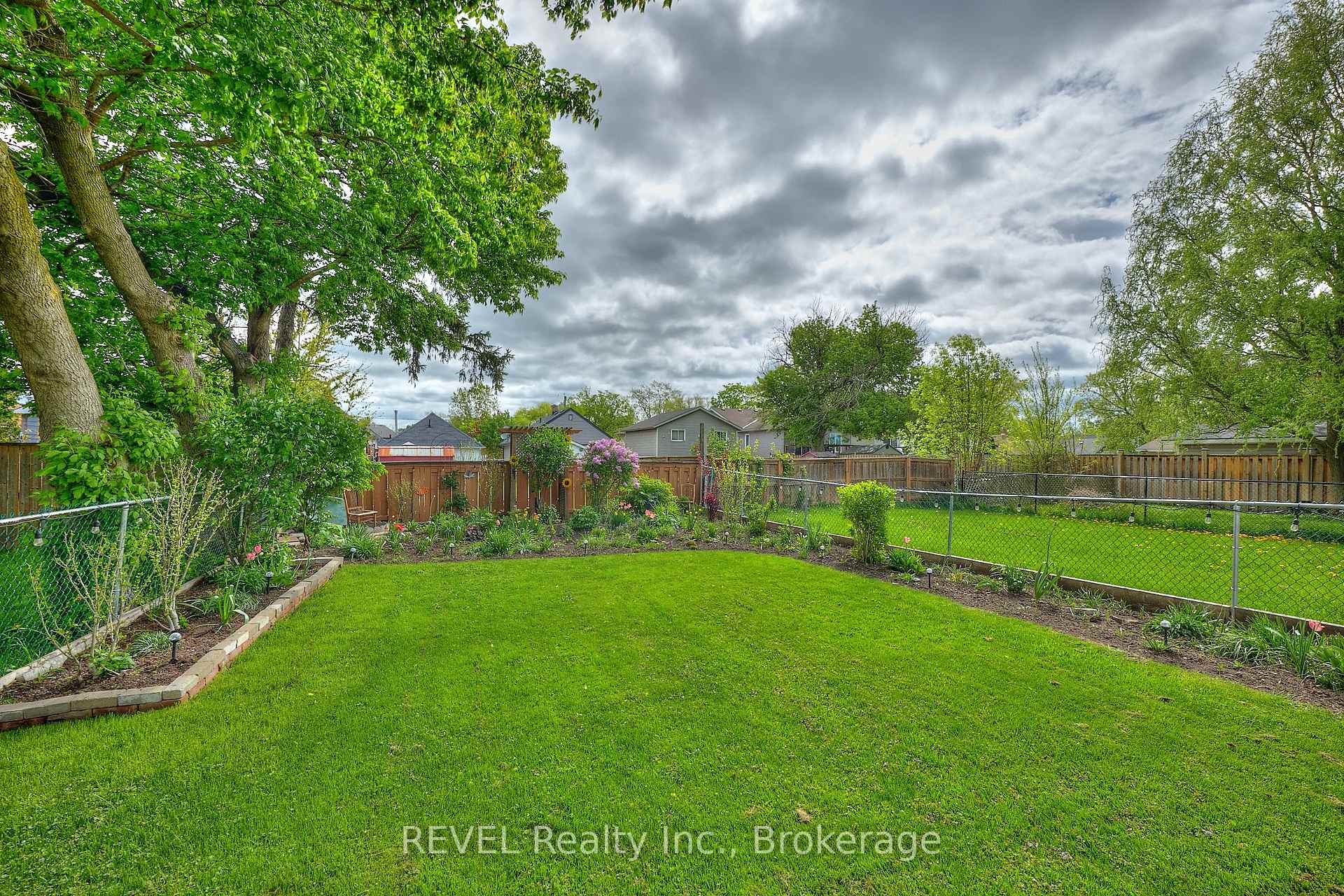 Photo 45 of 9 Edith Street, St. Catharines, Western Hill — HOMEH
