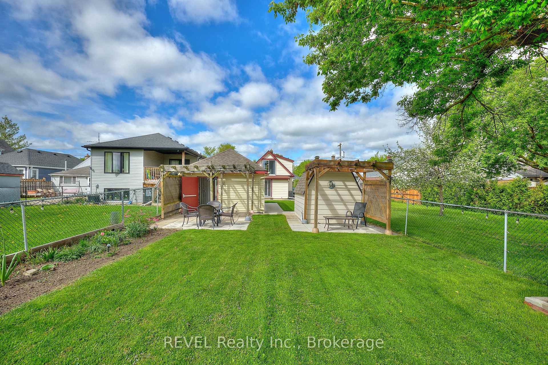 Photo 18 of 9 Edith Street, St. Catharines, Western Hill — HOMEH