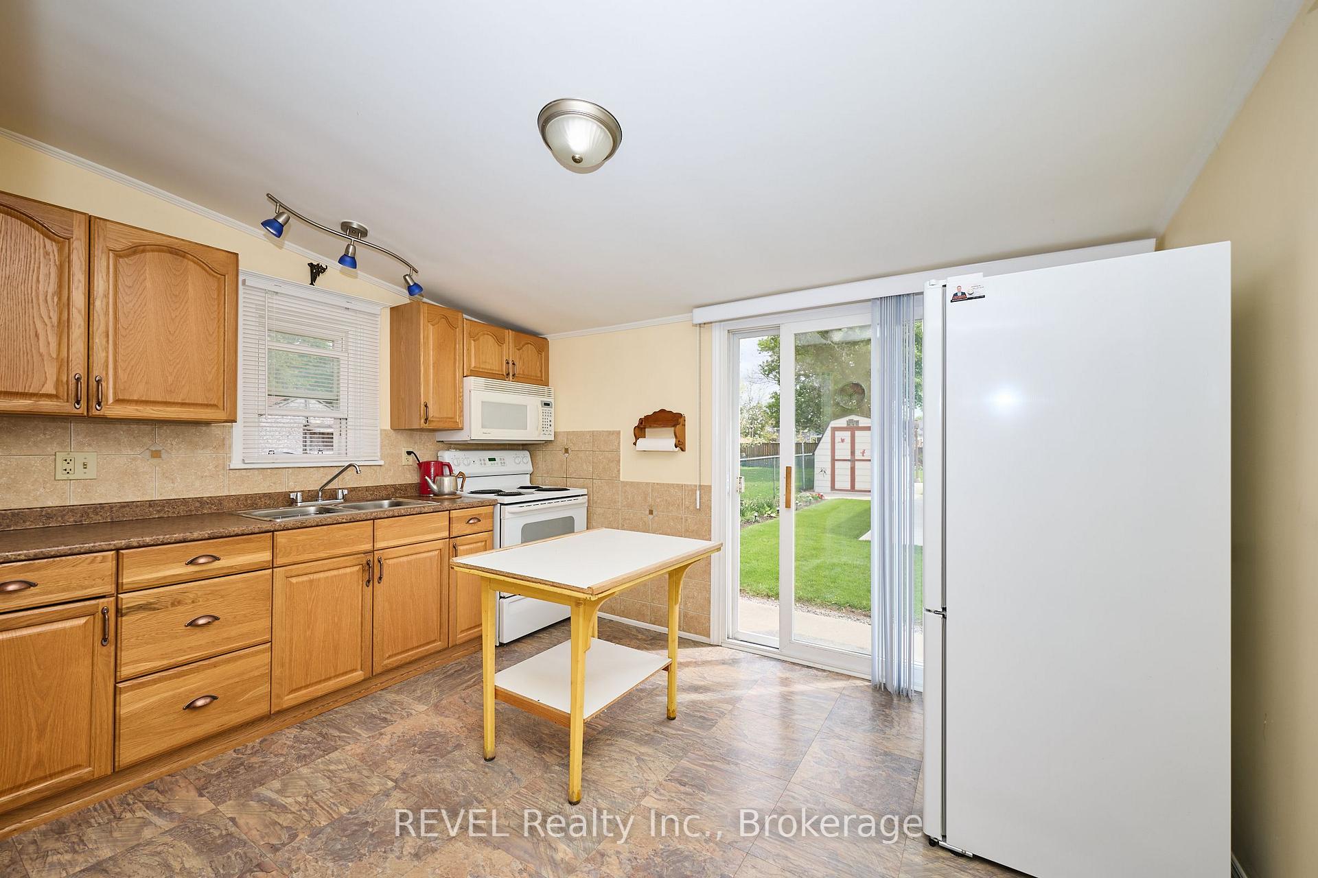 Photo 37 of 9 Edith Street, St. Catharines, Western Hill — HOMEH