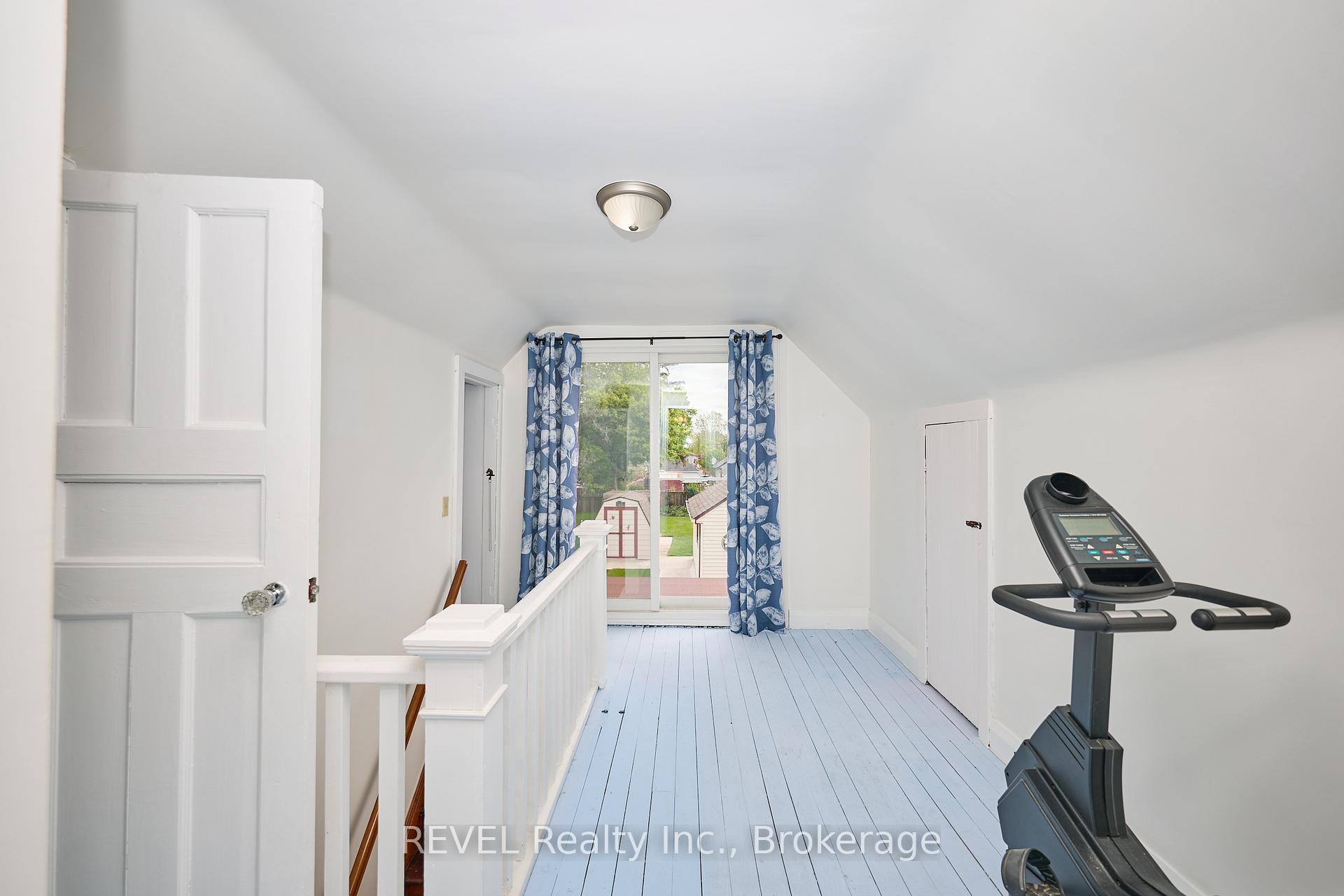 Photo 14 of 9 Edith Street, St. Catharines, Western Hill — HOMEH