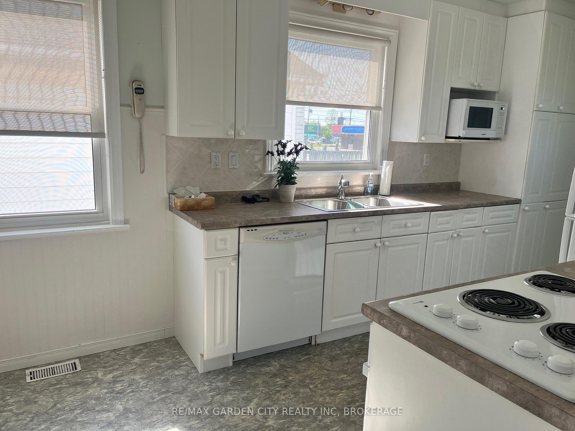 Photo 6 of 6 Admiral Road, St. Catharines, Secord Woods — HOMEH