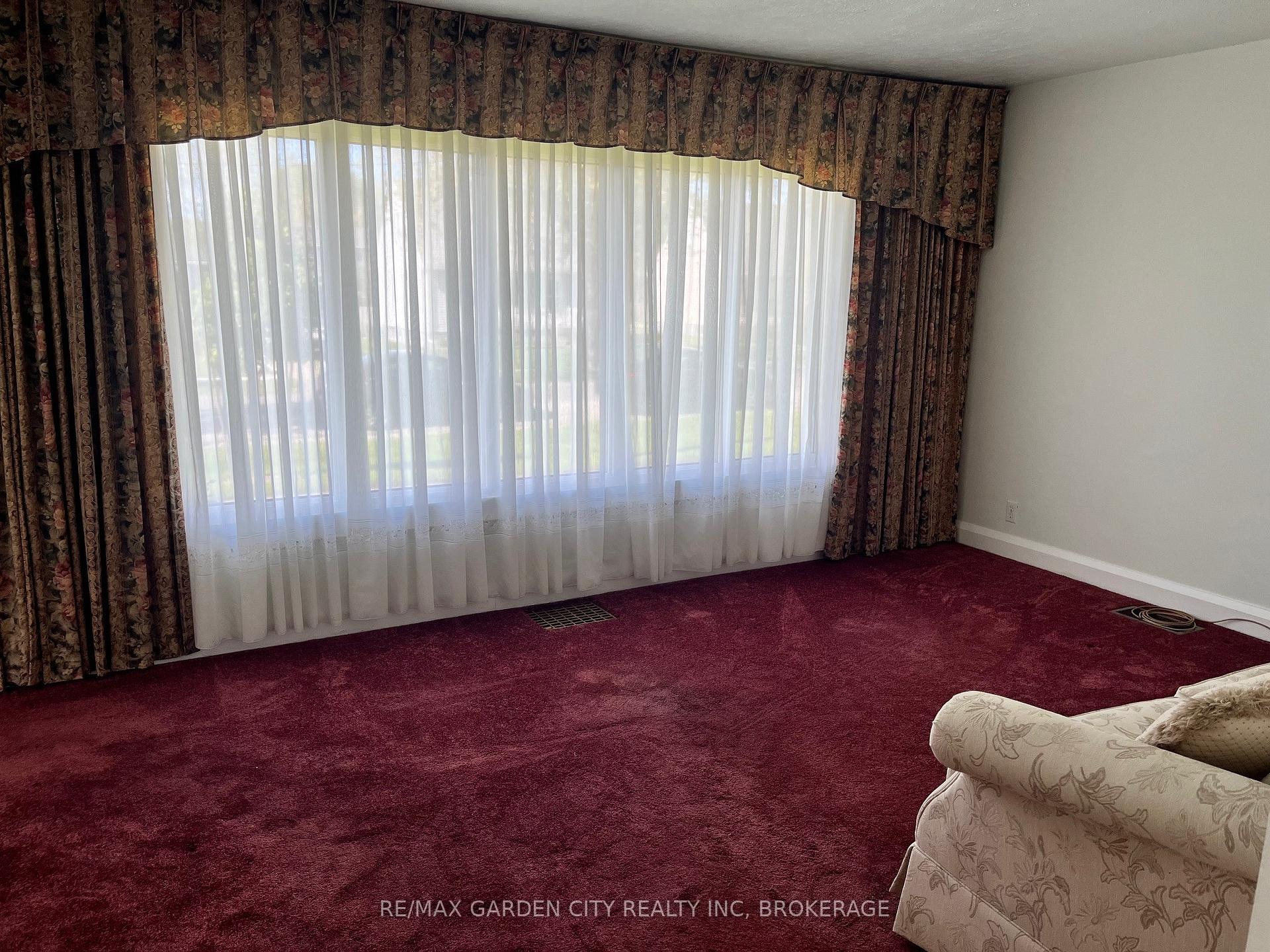 Photo 4 of 6 Admiral Road, St. Catharines, Secord Woods — HOMEH